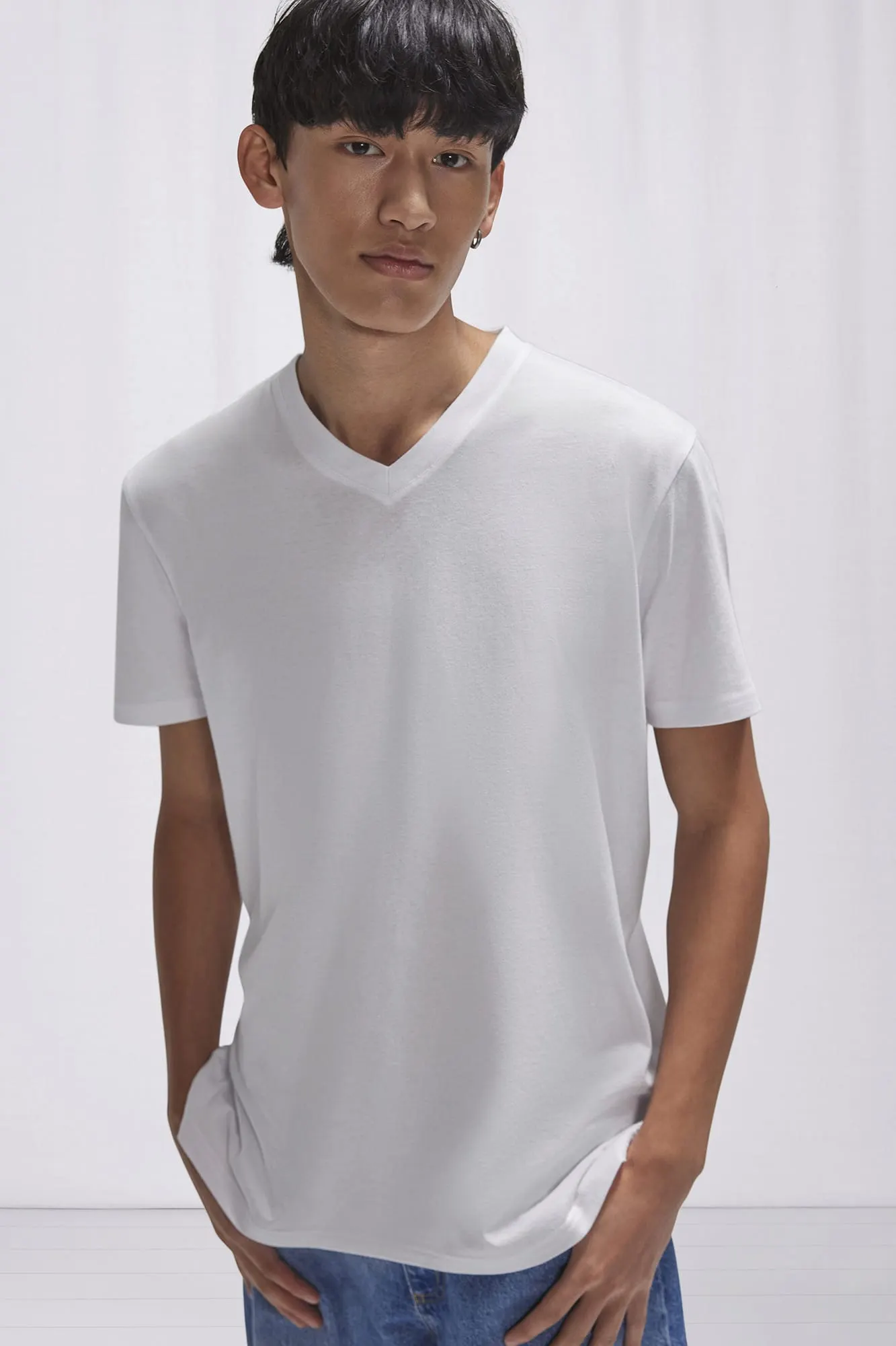 Camiseta con cuello de pico #150