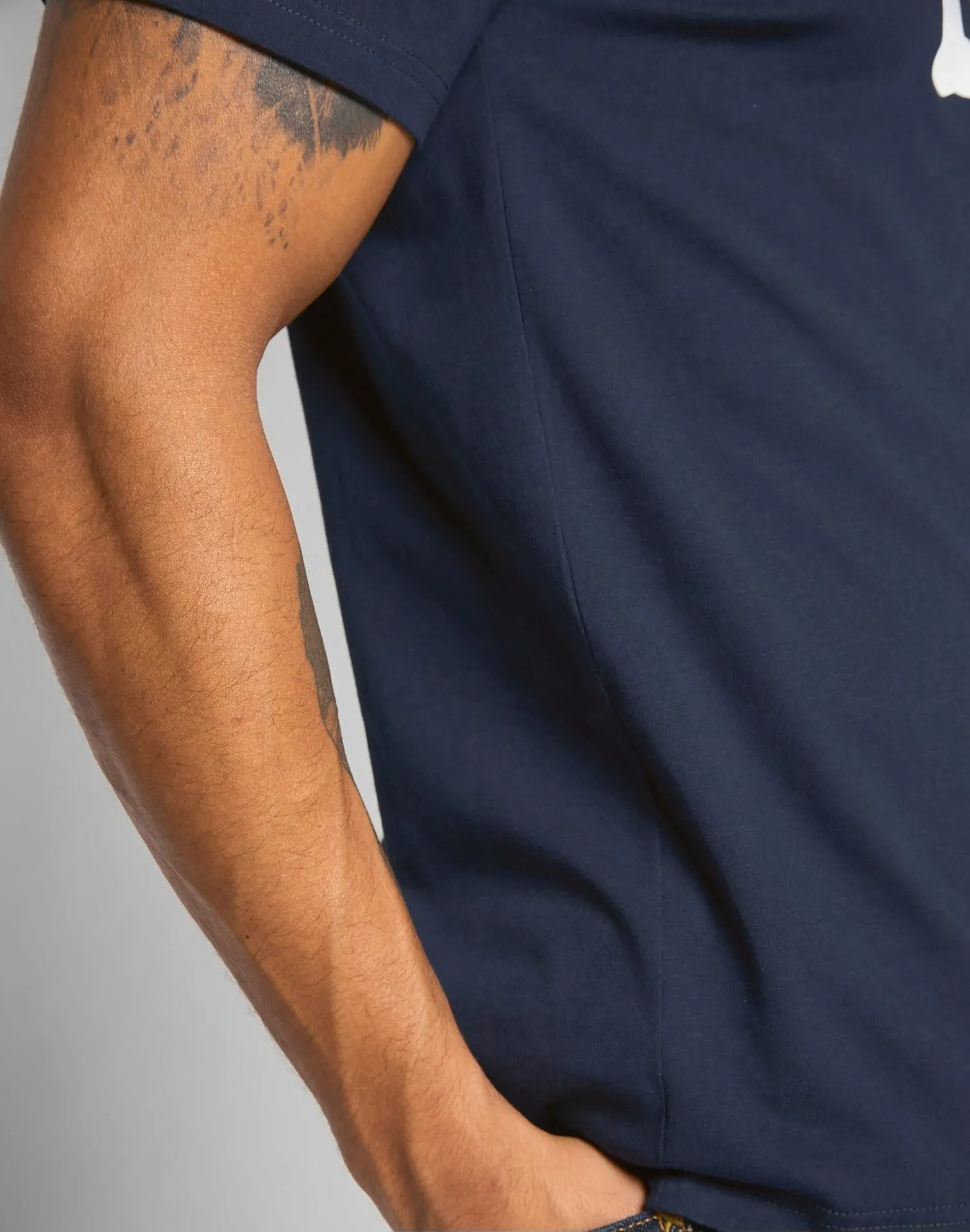 Camiseta con logo