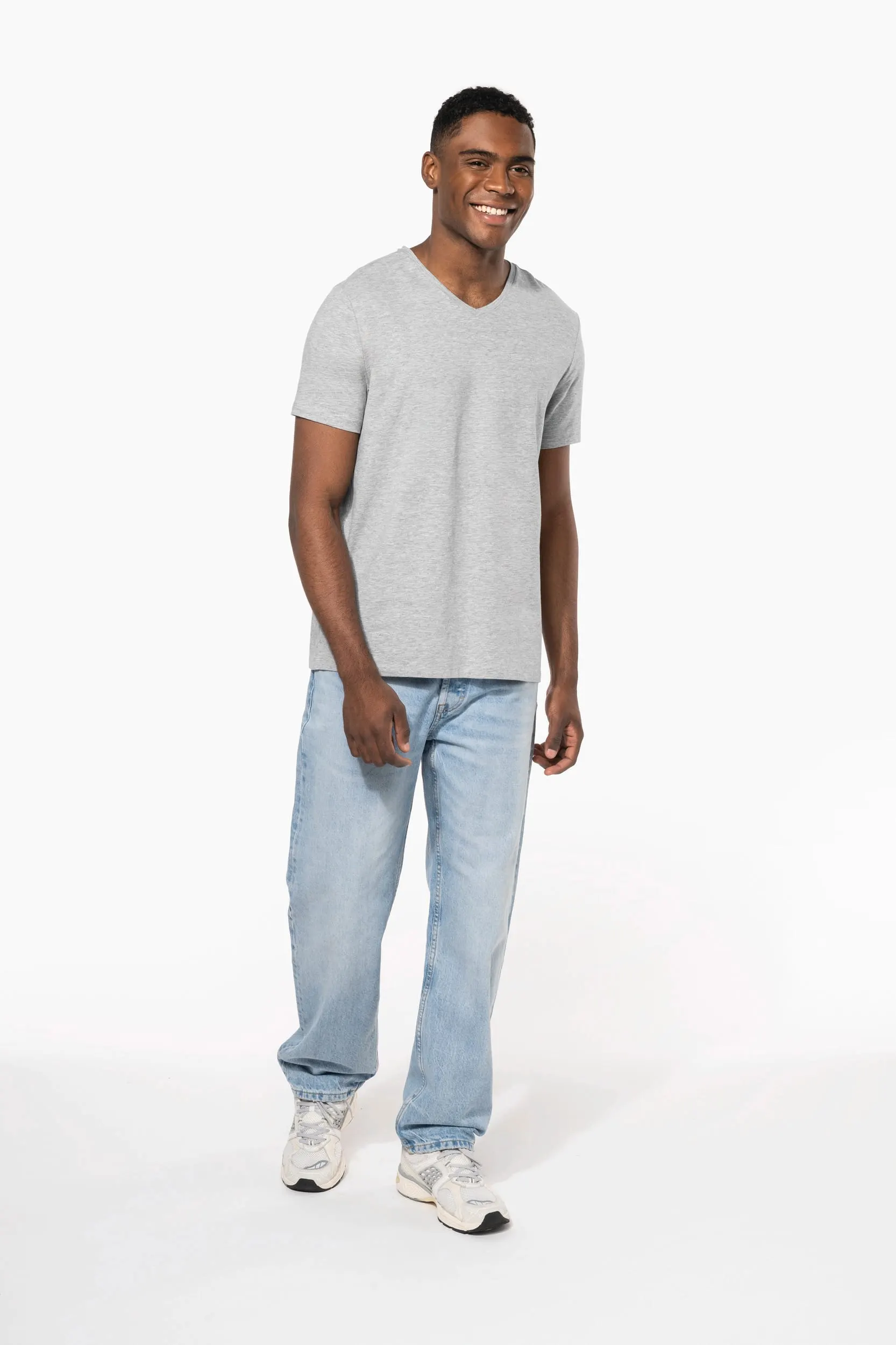 Camiseta con elastano cuello de pico hombre
