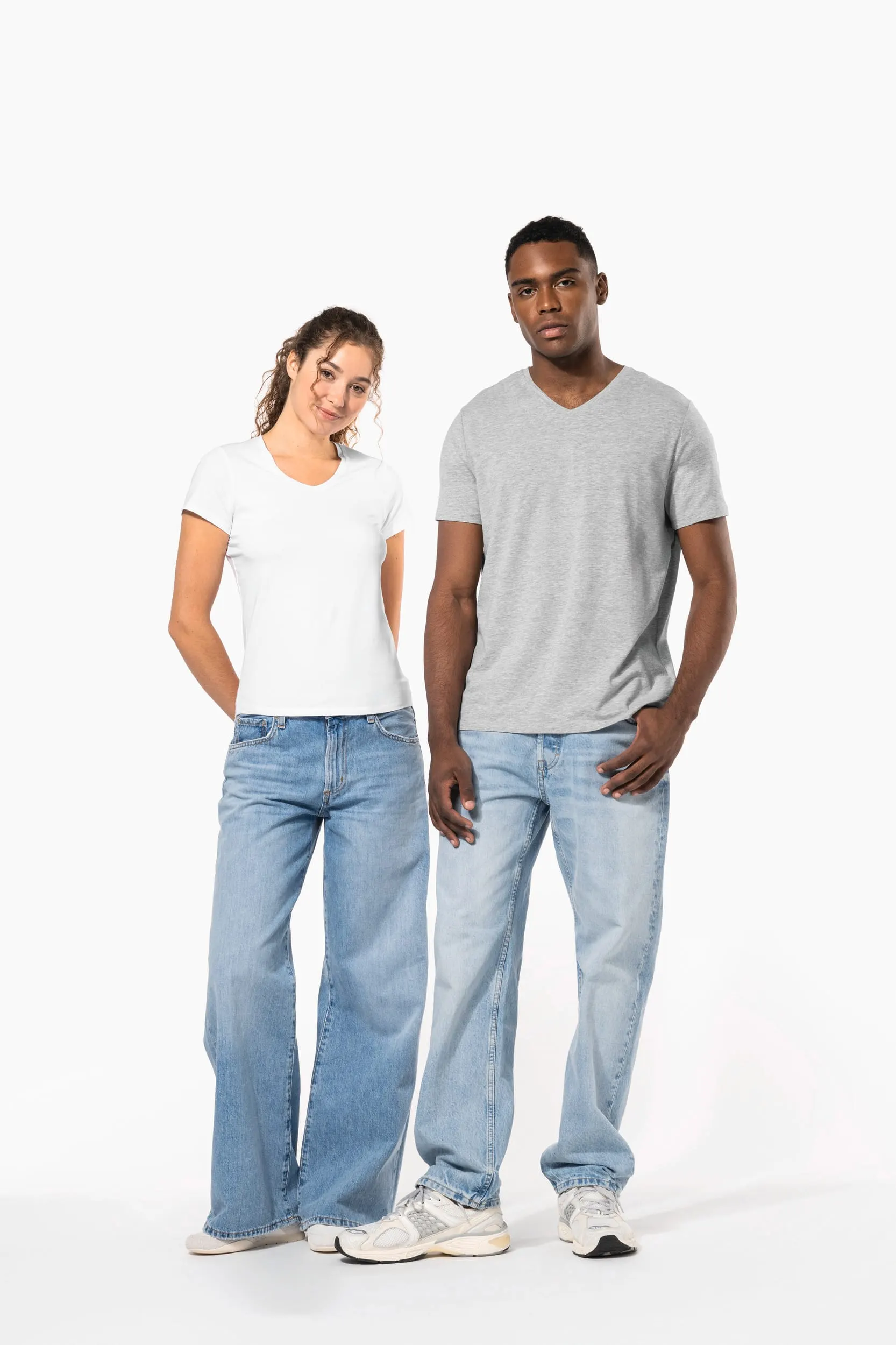 Camiseta con elastano cuello de pico hombre