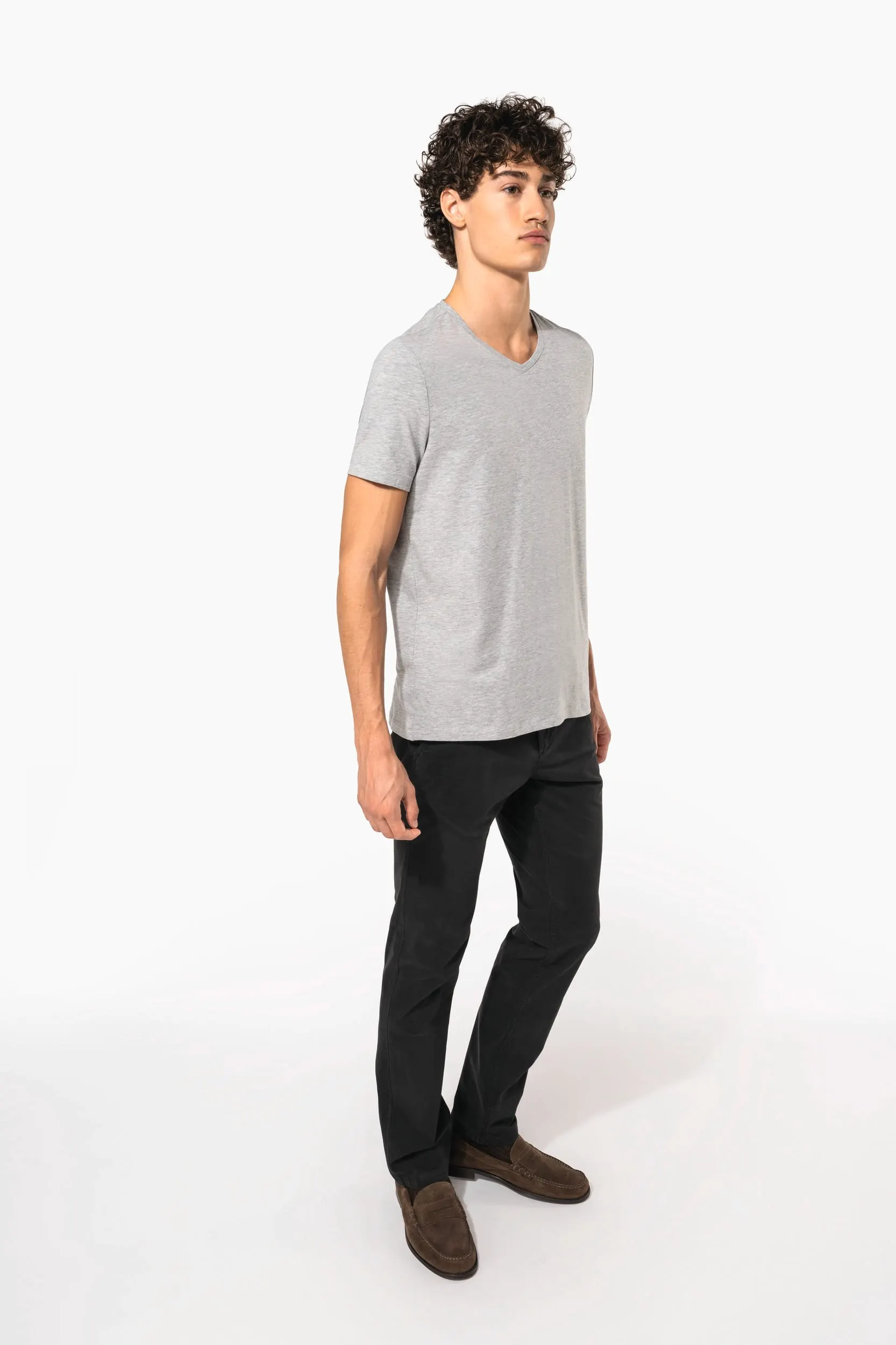 Camiseta con elastano cuello de pico hombre