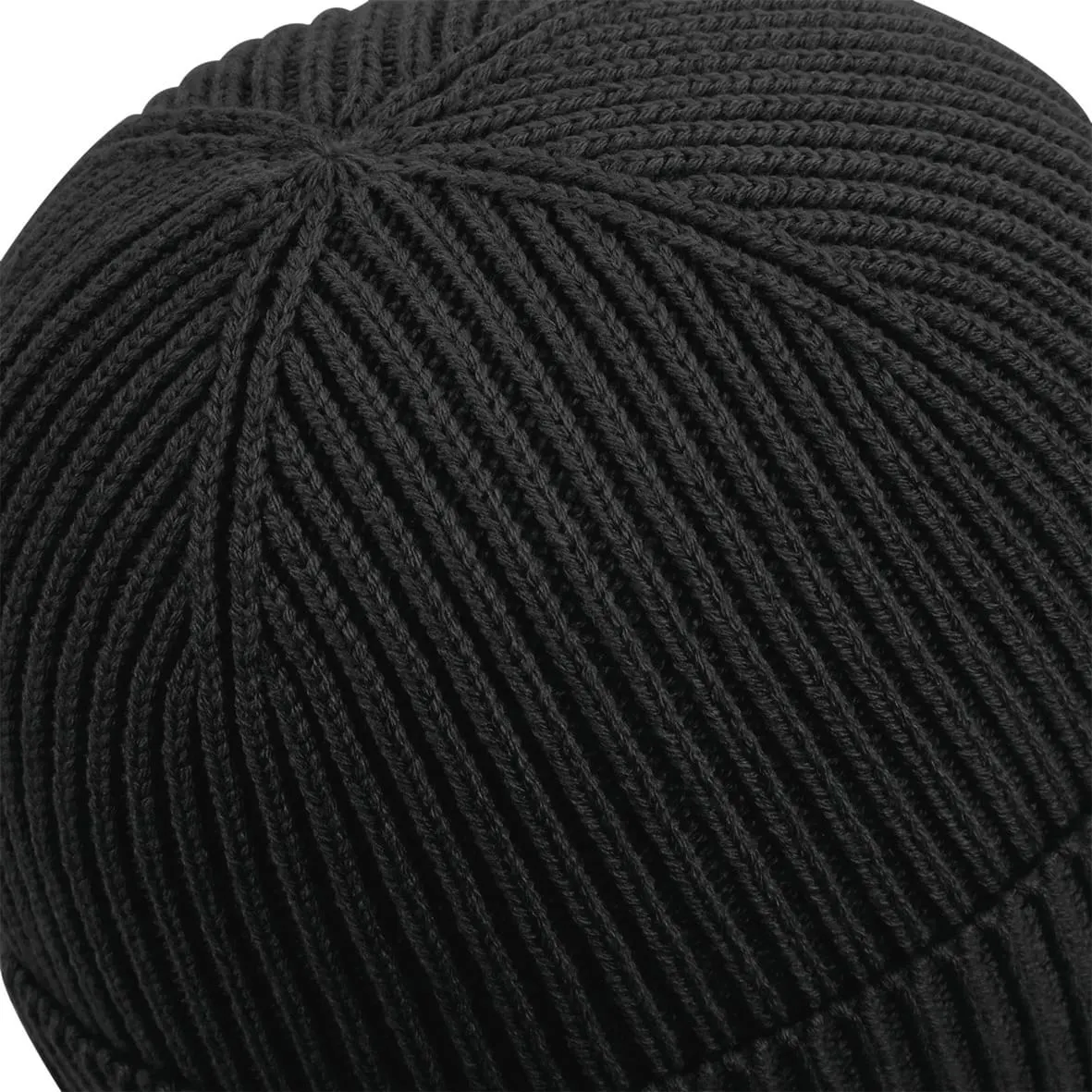 Gorro moderno con parche<br/>