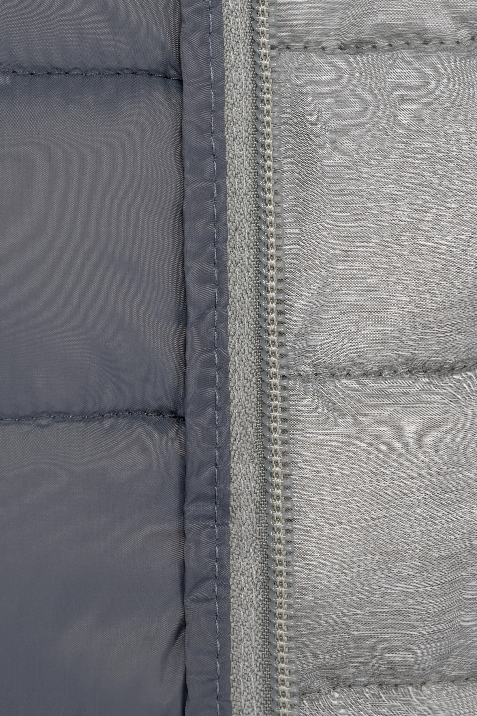 Chaqueta acolchada y ligera con capucha hombre