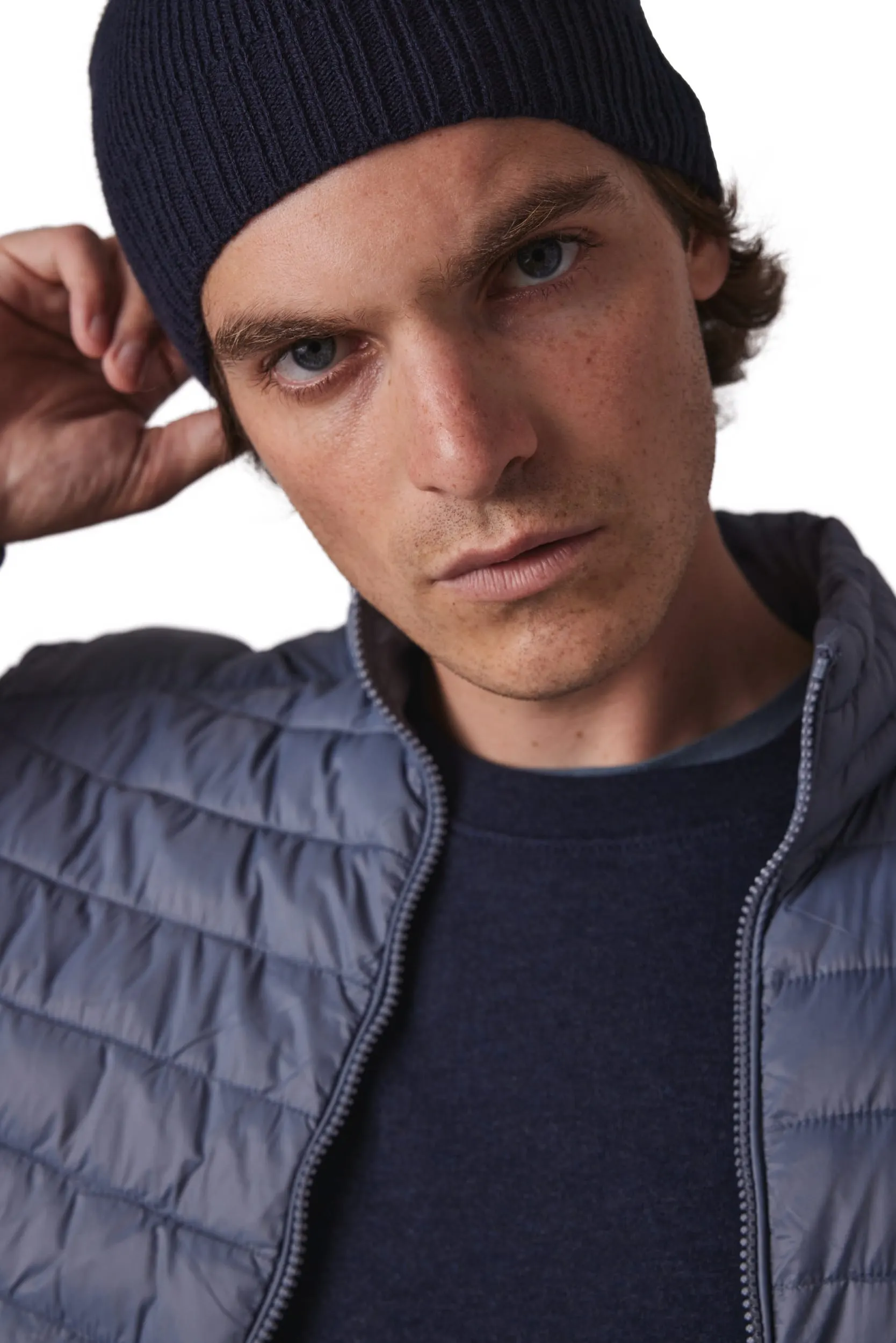 Gorro con borde acanalado