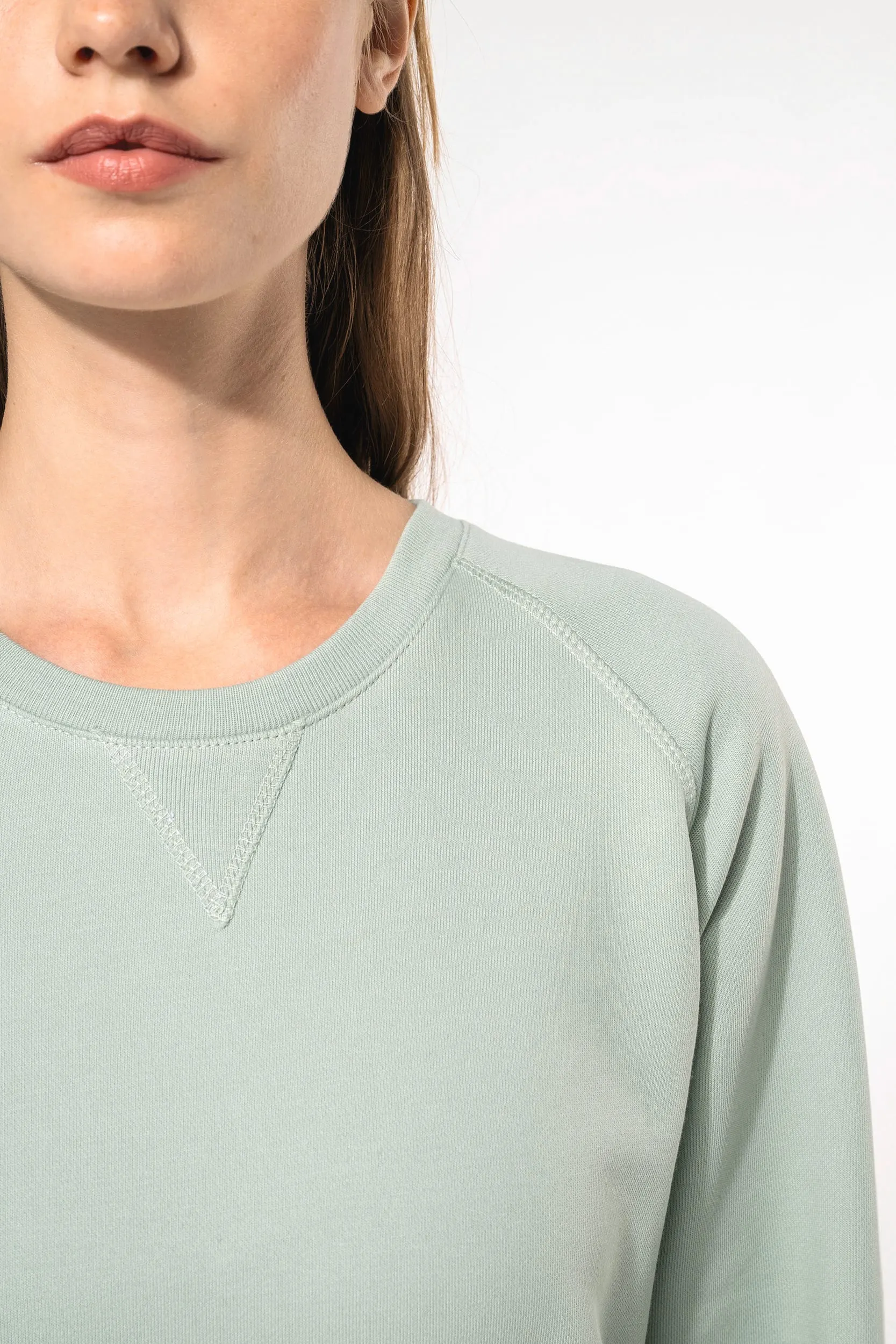 Sudadera algodón orgánico con cuello redondo y mangas raglan de mujer