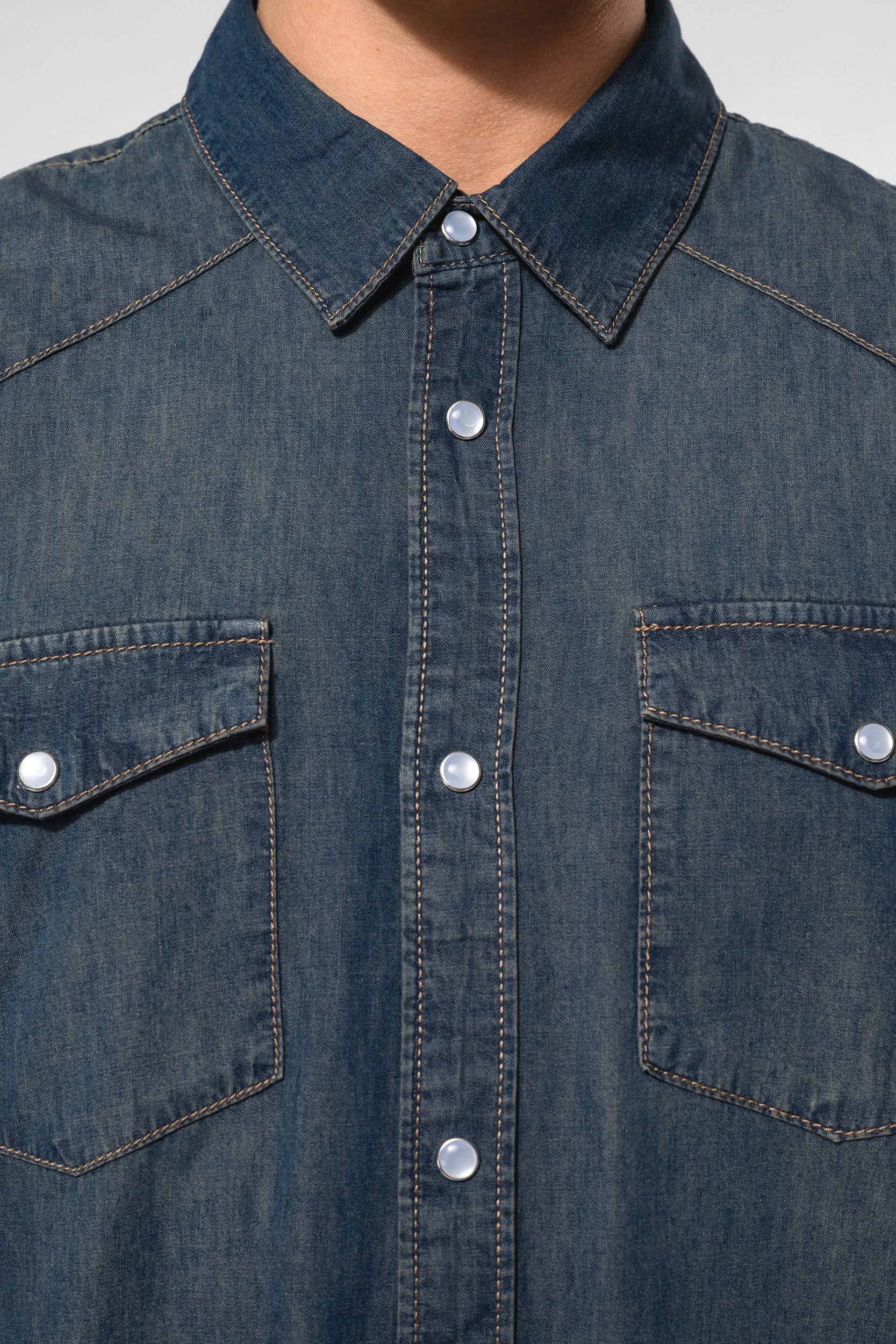 Camisa denim manga larga hombre