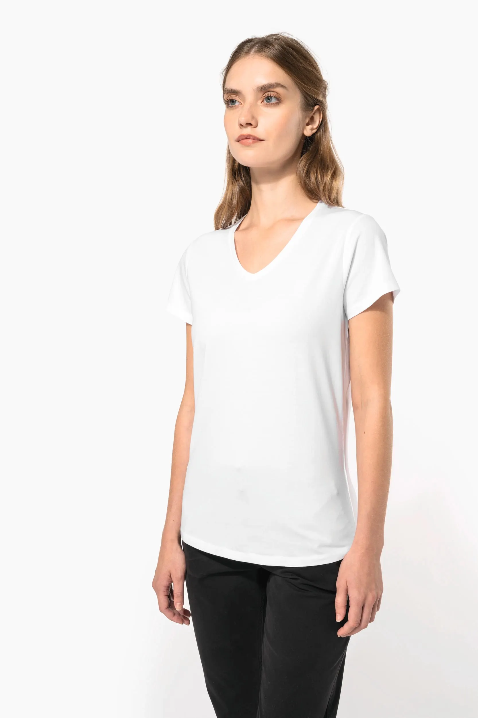 Camiseta con elastano cuello de pico mujer
