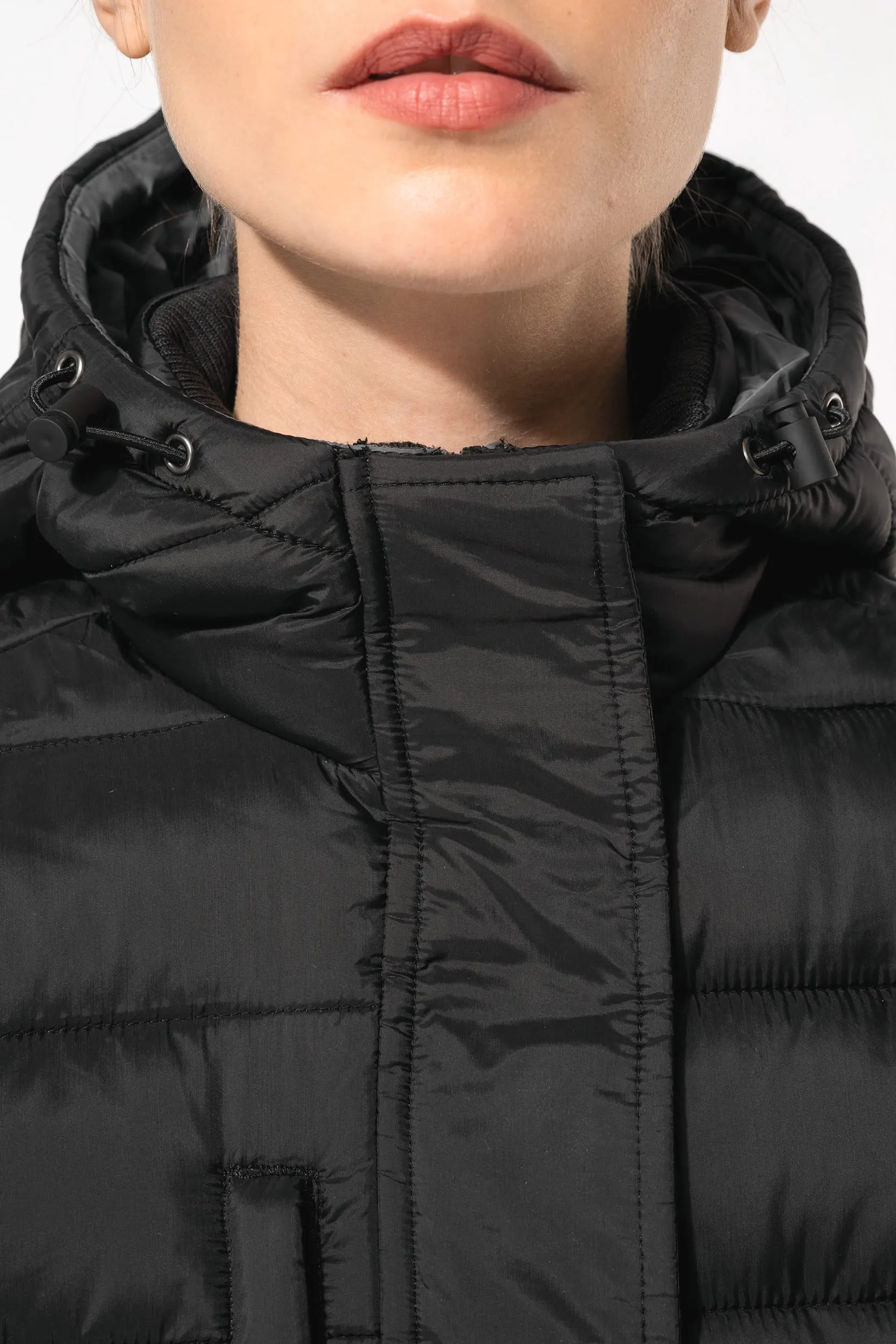Parka ligera acolchada con capucha para mujer