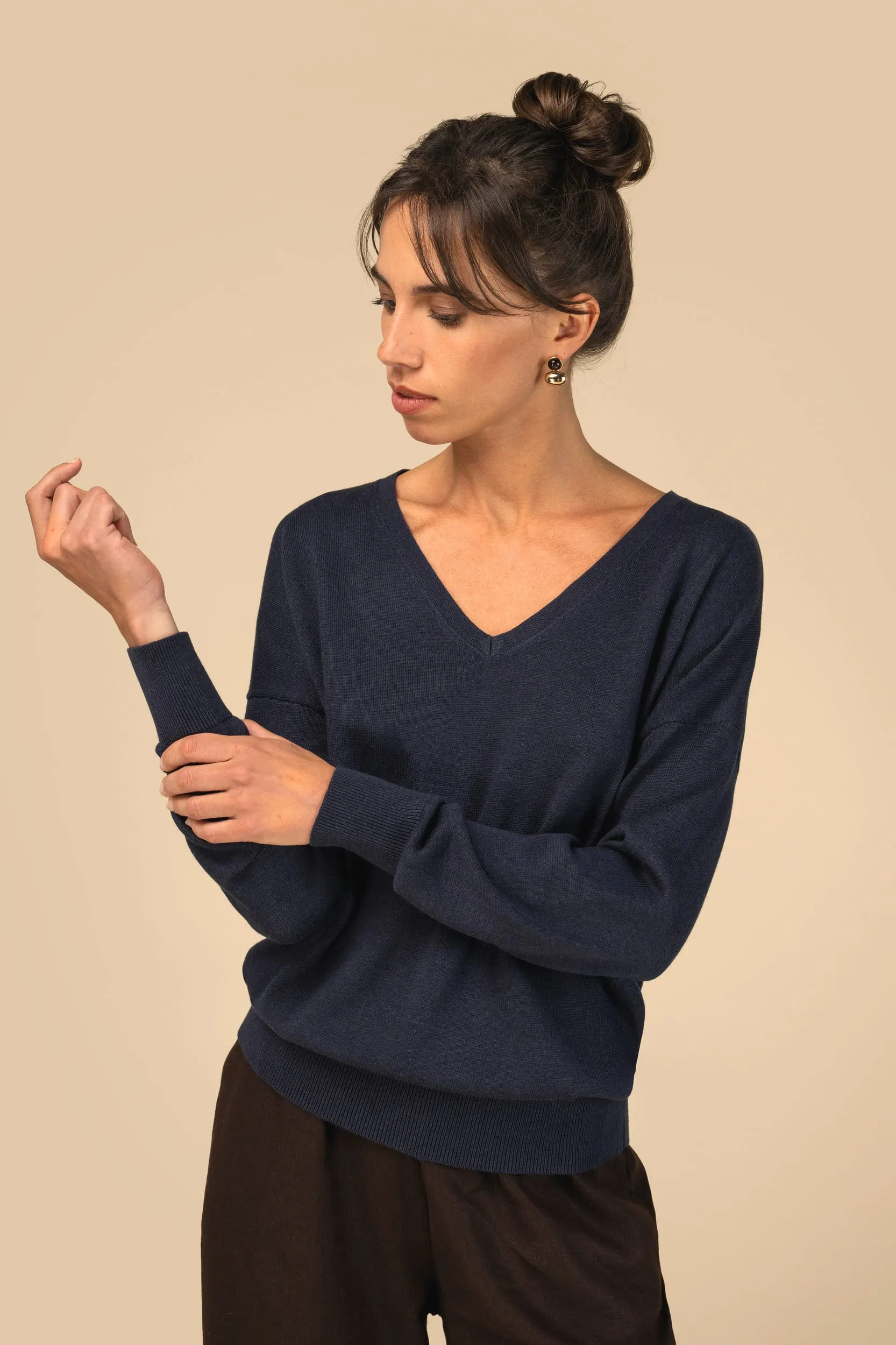 Jersey ecorresponsable cuello de pico de lyocell mujer