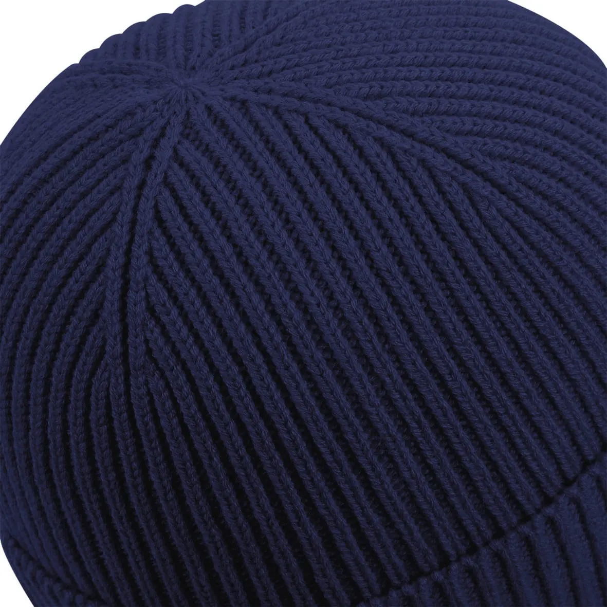 Gorro moderno con parche<br/>