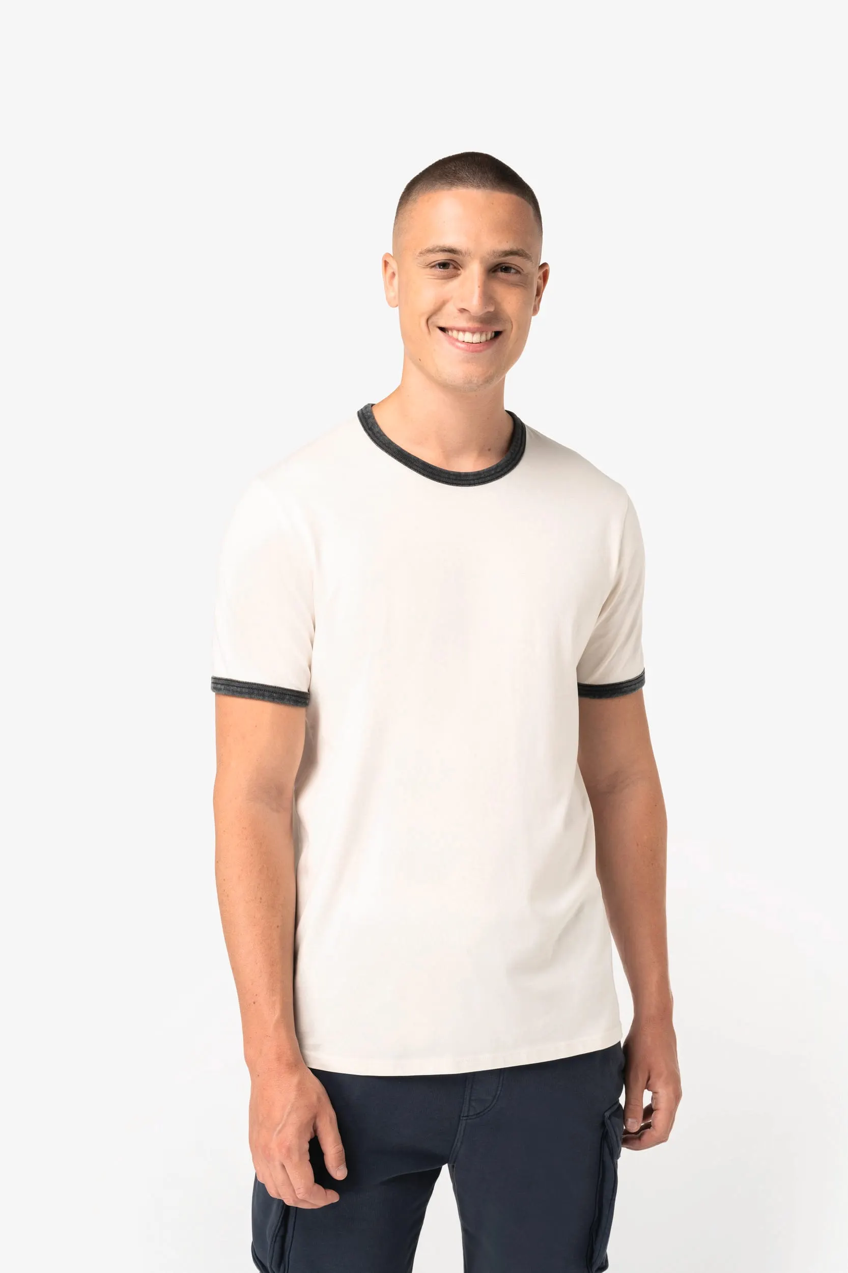 Camiseta ringer ecorresponsable con ribetes contrastados efecto lavado hombre