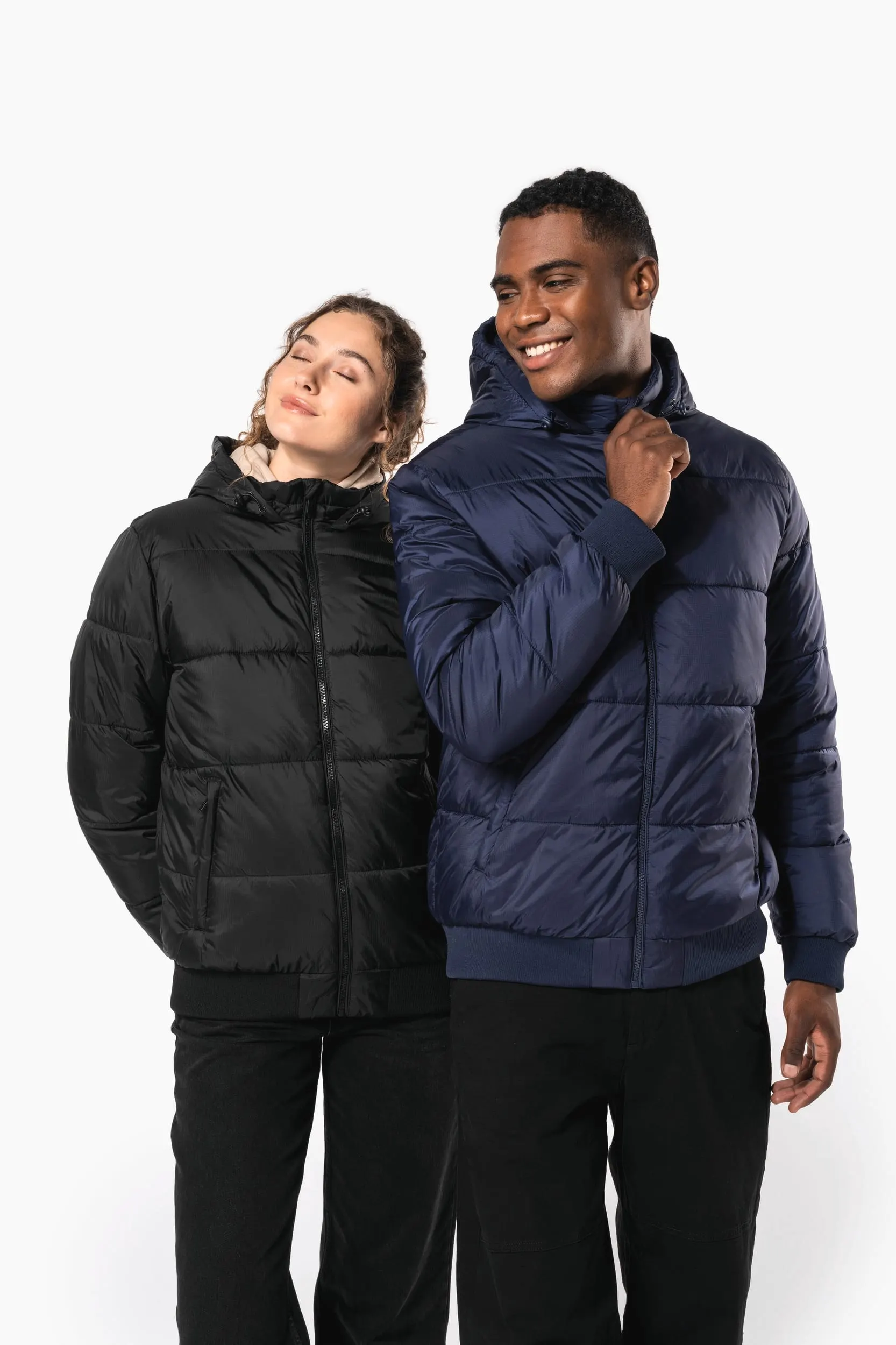 Chaqueta ripstop reciclada con capucha unisex