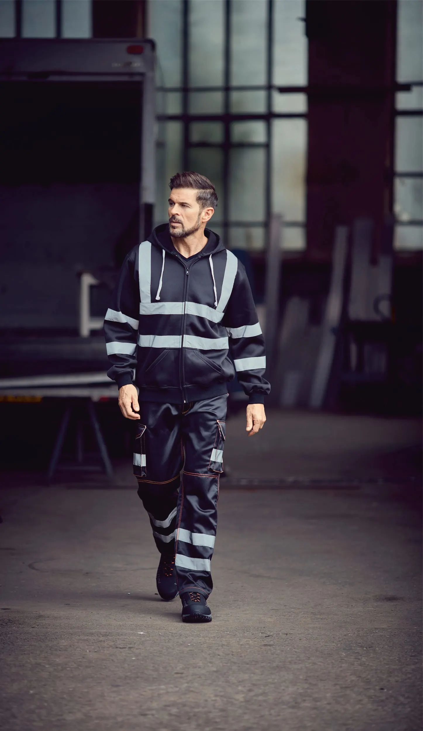 Sudadera cremallera y capucha