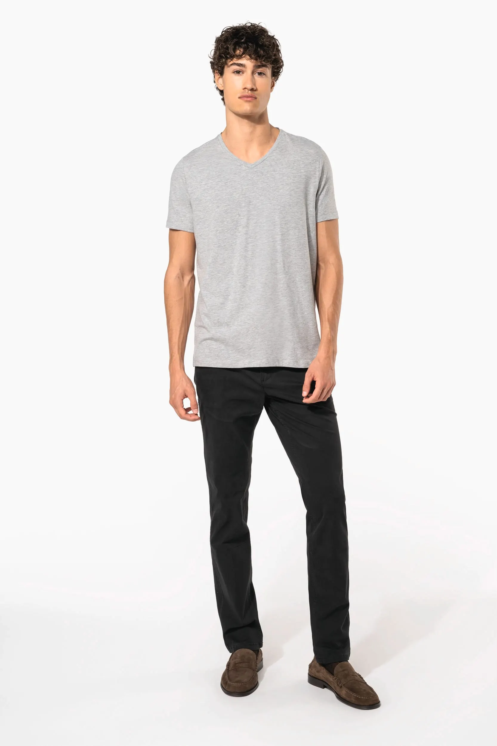 Camiseta con elastano cuello de pico hombre