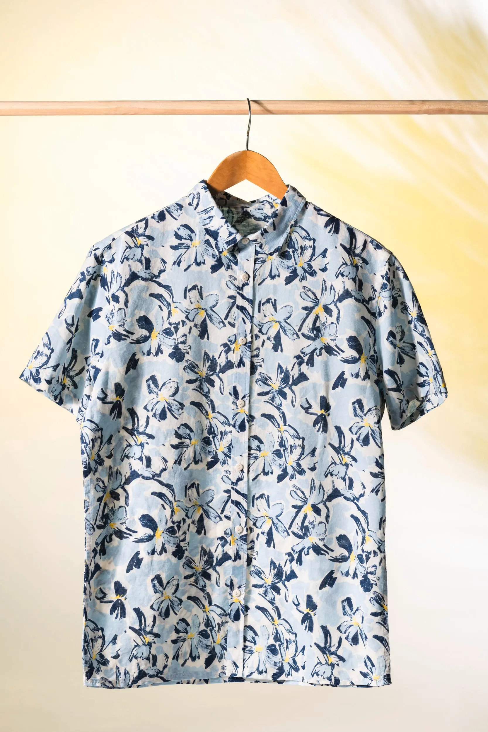 Camisa con estampado vegetal hombre