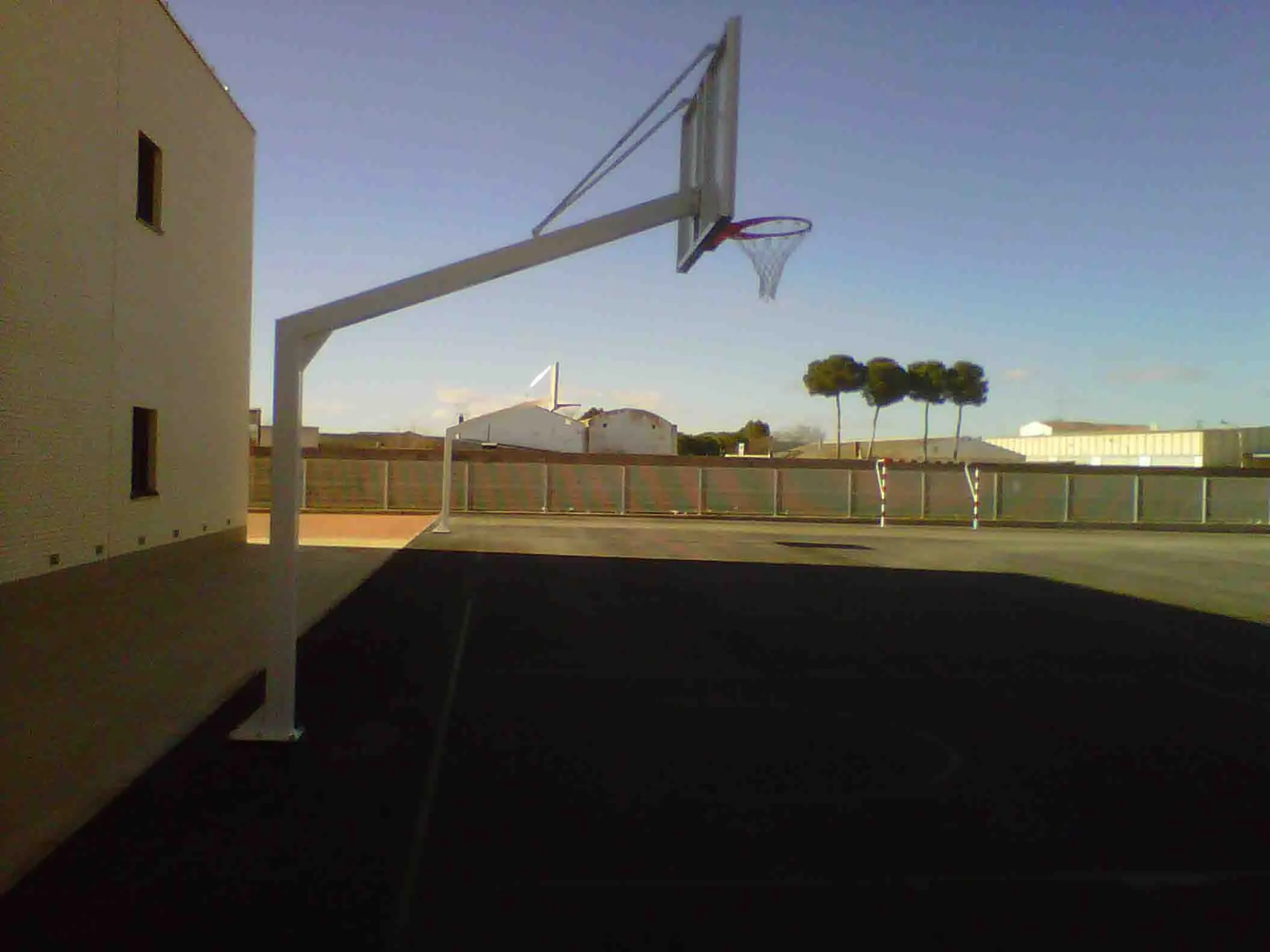 JUEGO CANASTAS BALONCESTO MONOTUBO NEW TUBO 140x140 MM FIJAS CON BASE PARA ANCLAJE VUELO 2,25 MTS