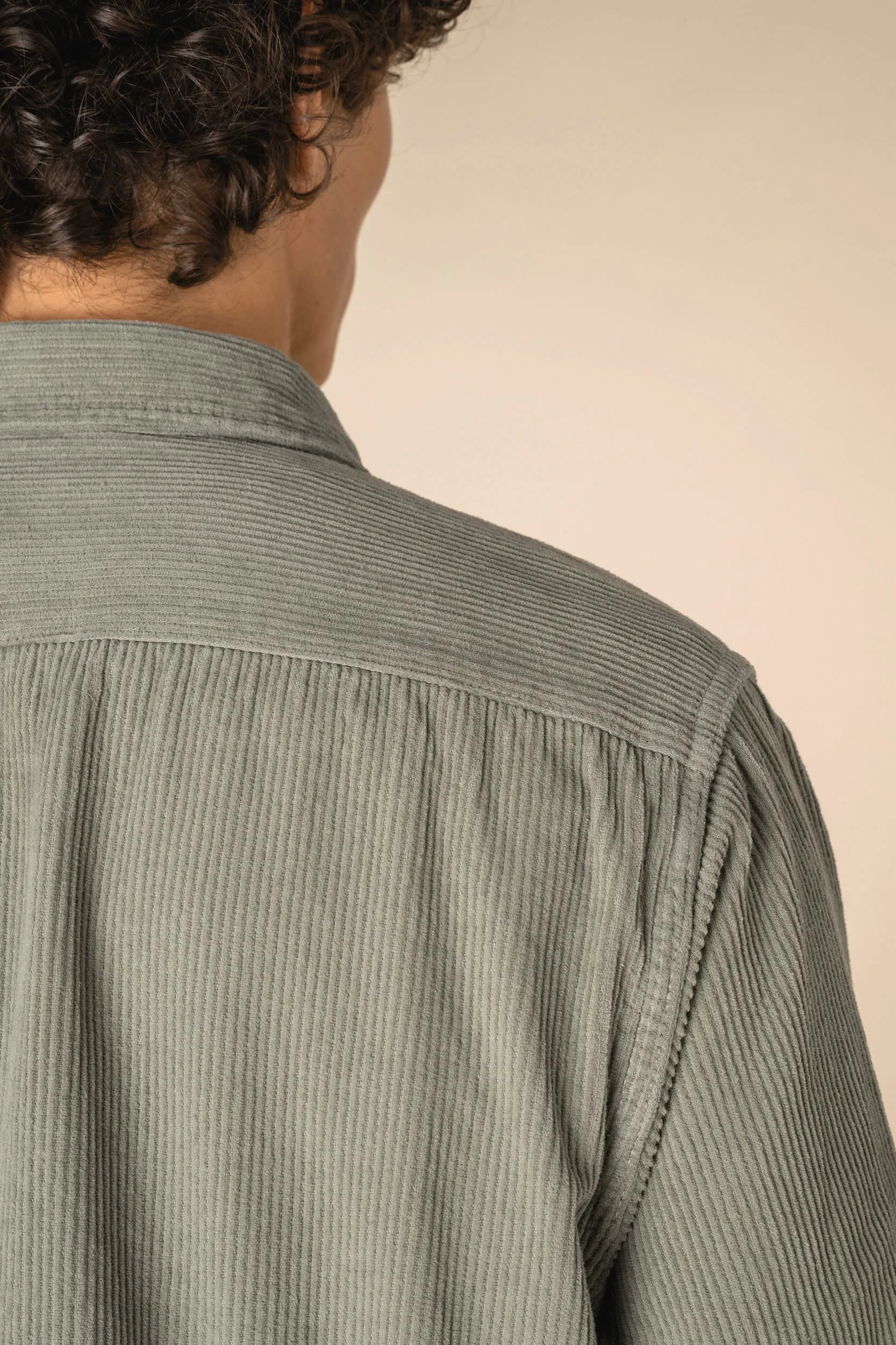 Sobrecamisa ecorresponsable efecto lavado de pana hombre