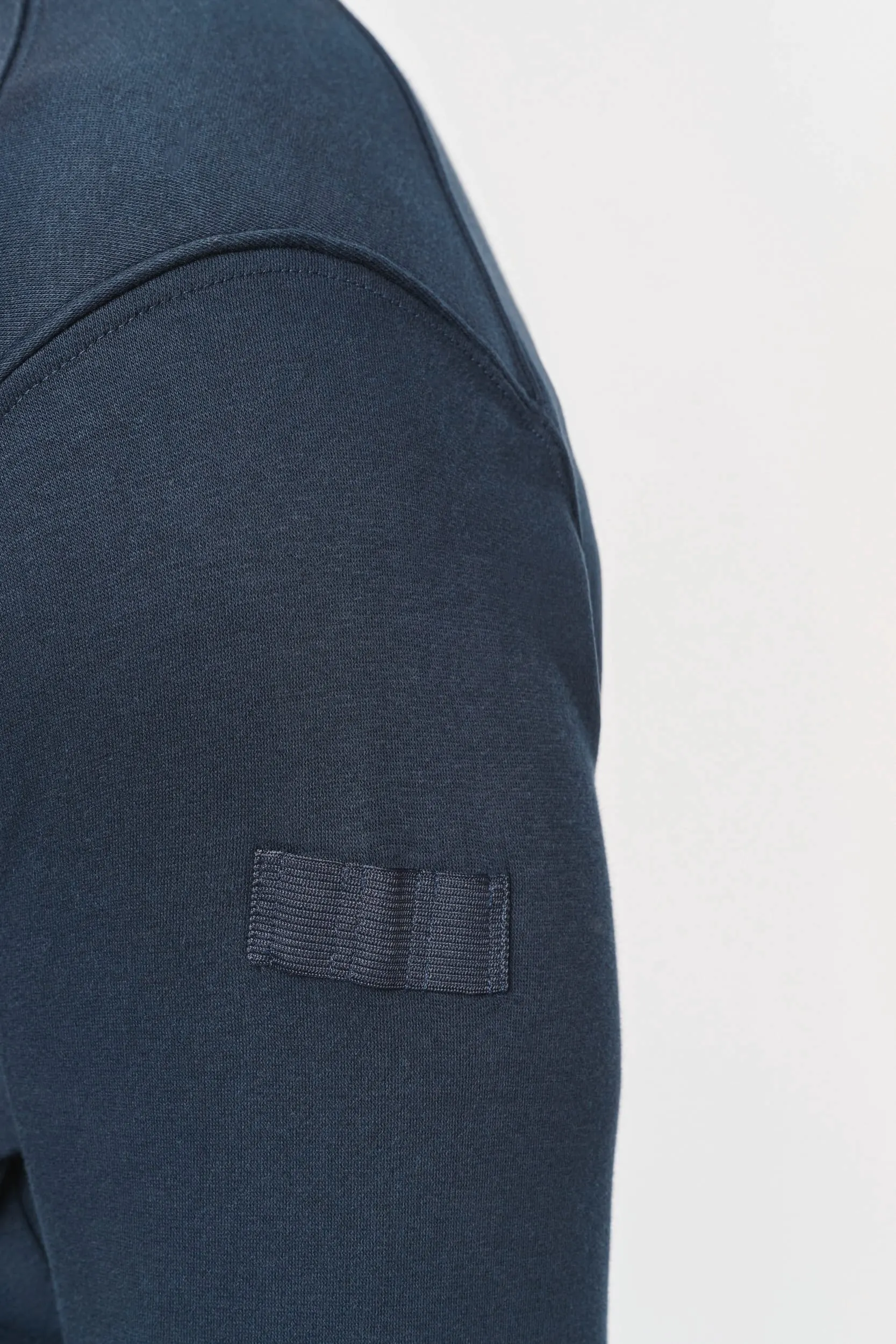 Sudadera manga montada