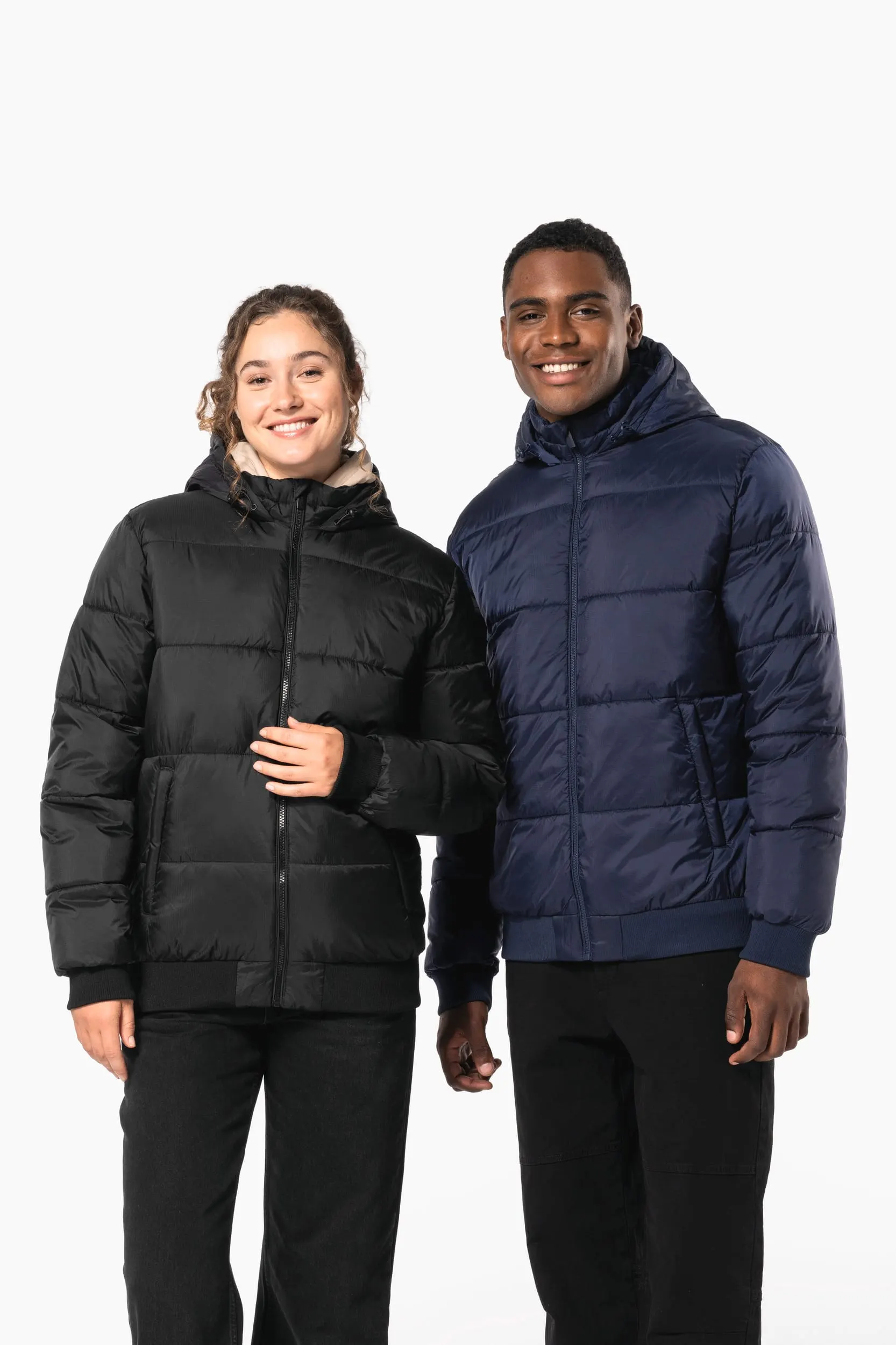Chaqueta ripstop reciclada con capucha unisex