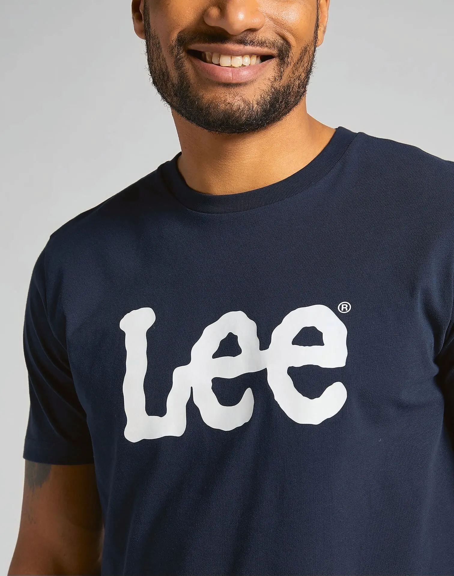 Camiseta con logo