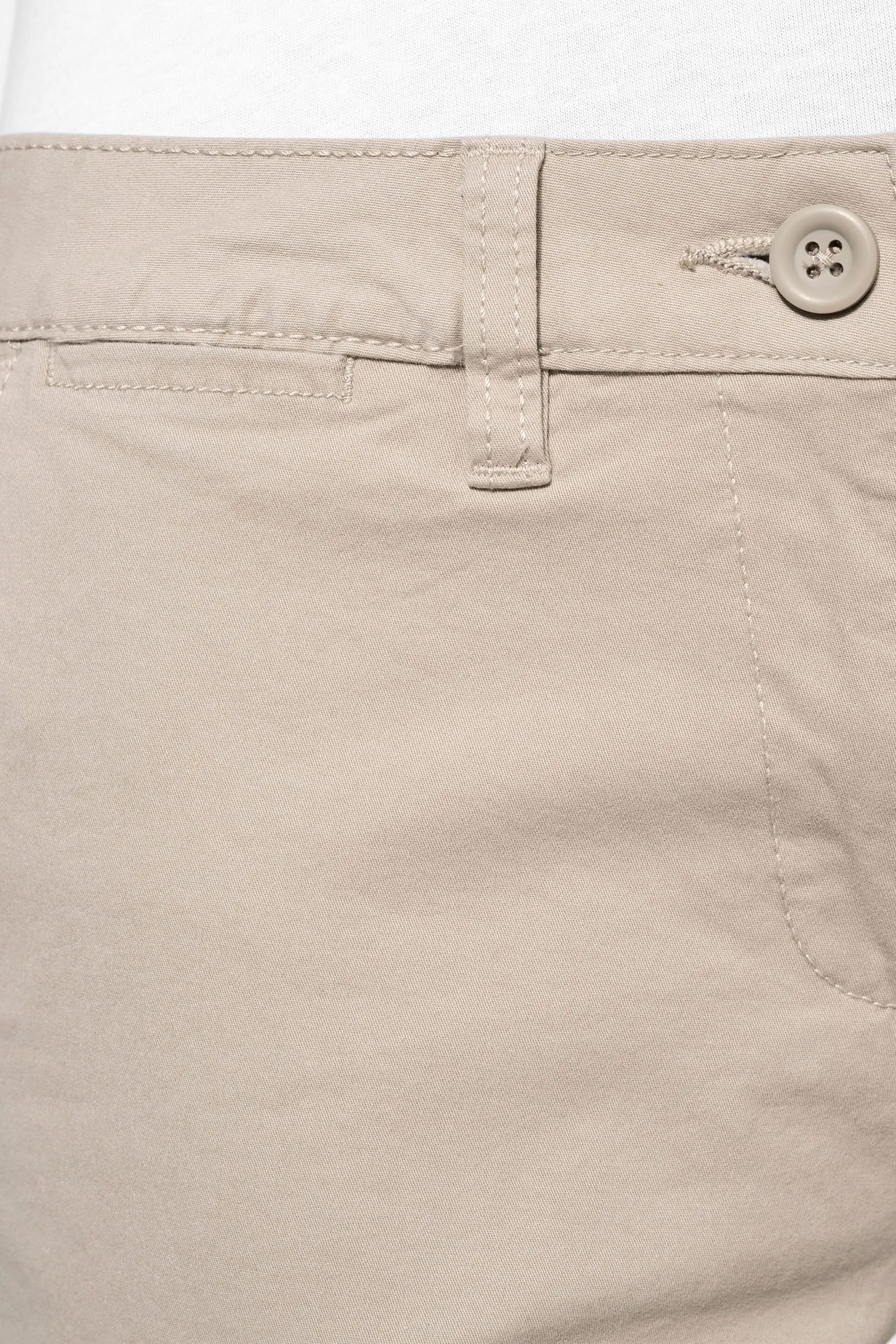 Bermuda chino mujer