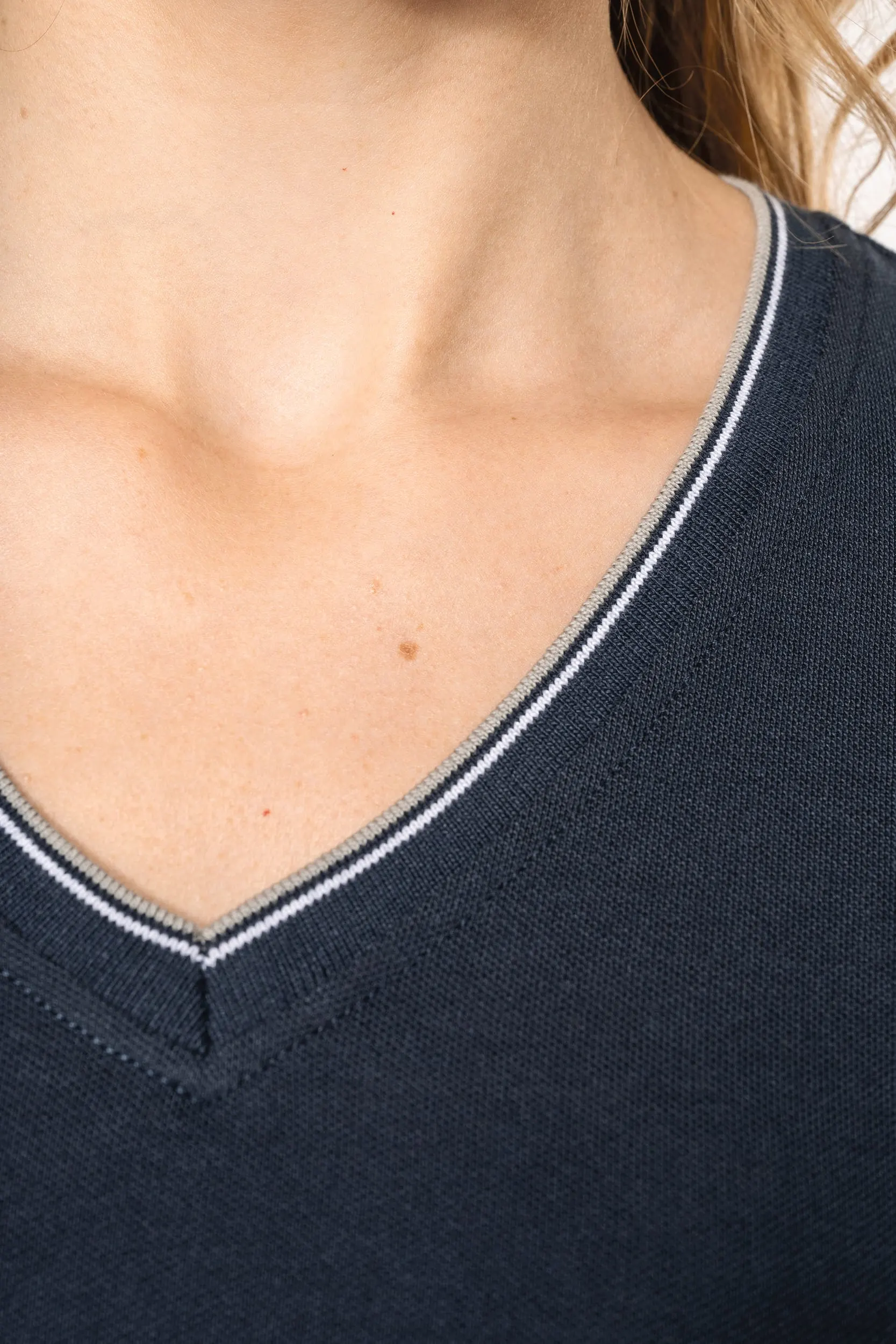 Camiseta de punto piqué con cuello de pico mujer