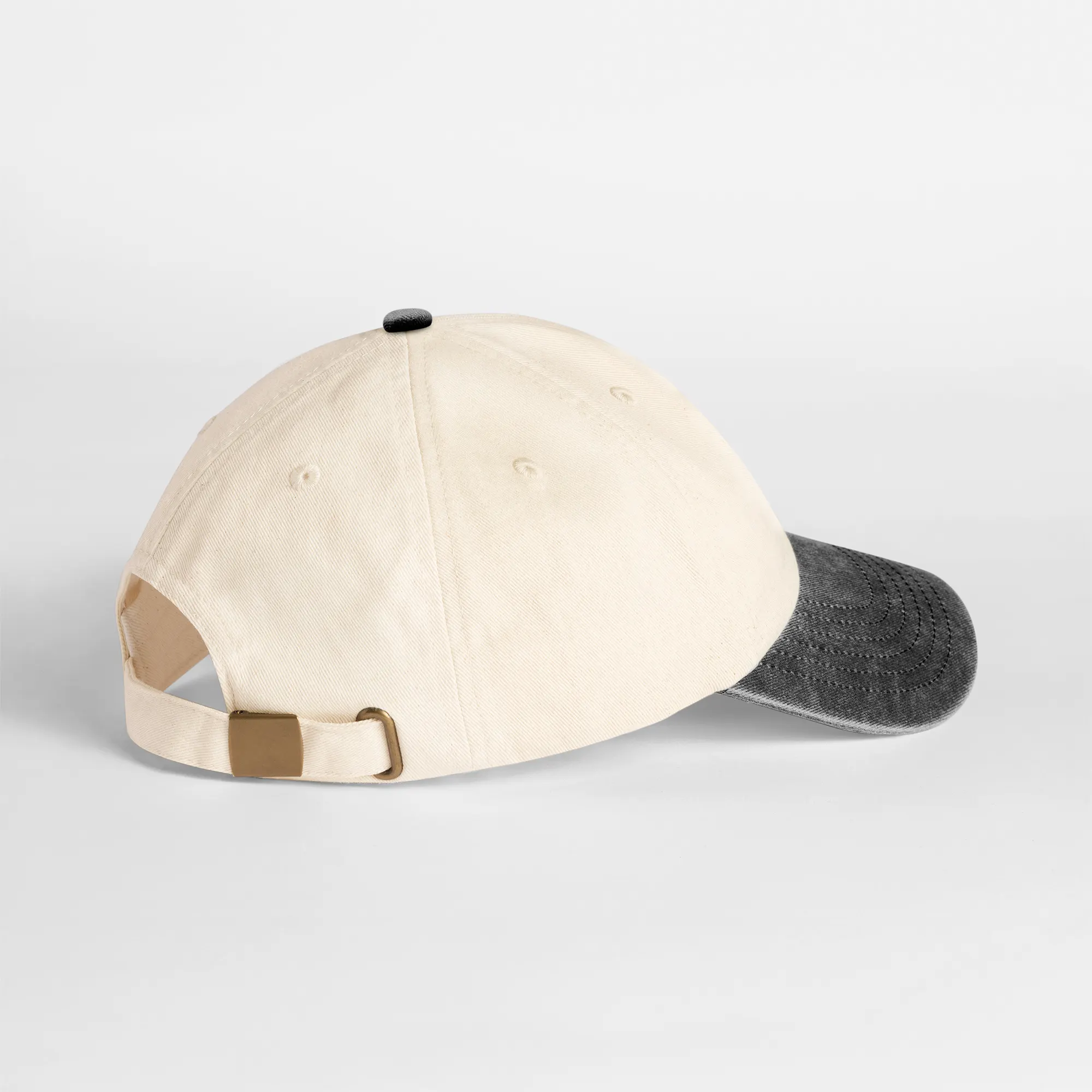 Gorra vintage compacta con visera en contraste