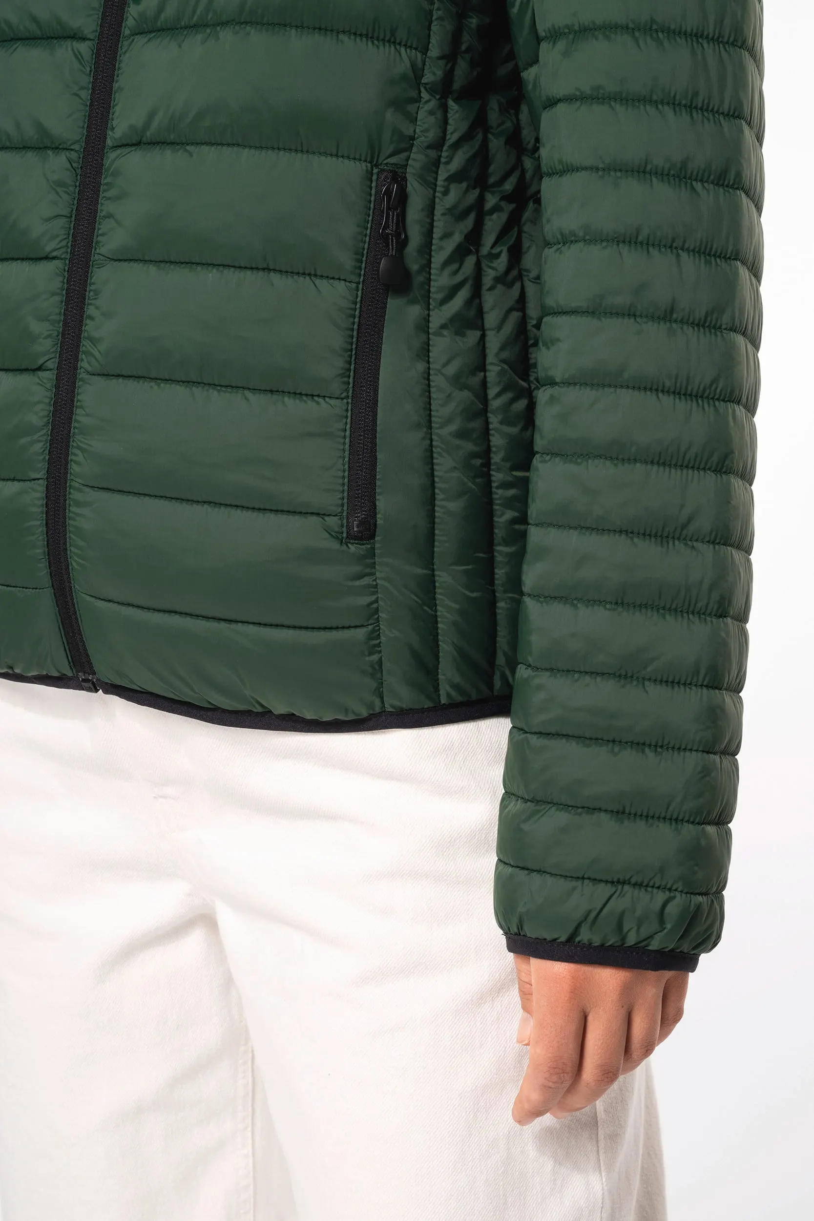 Chaqueta acolchada y ligera con capucha mujer