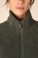 Sudadera de sherpa con cremallera y hombros caídos unisex