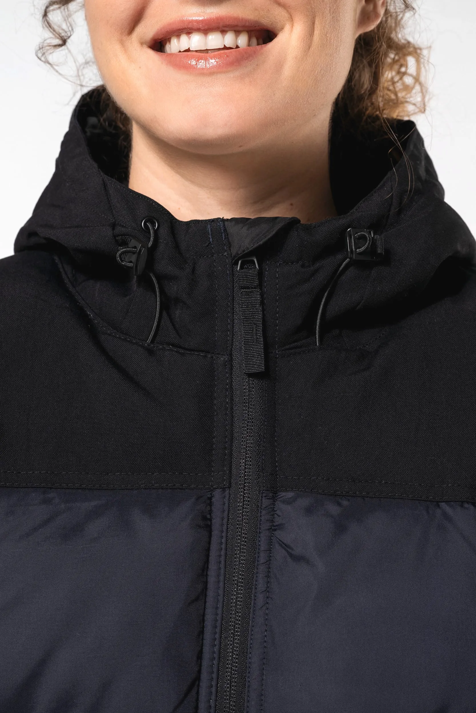 Parka acolchada bicolor con capucha unisex