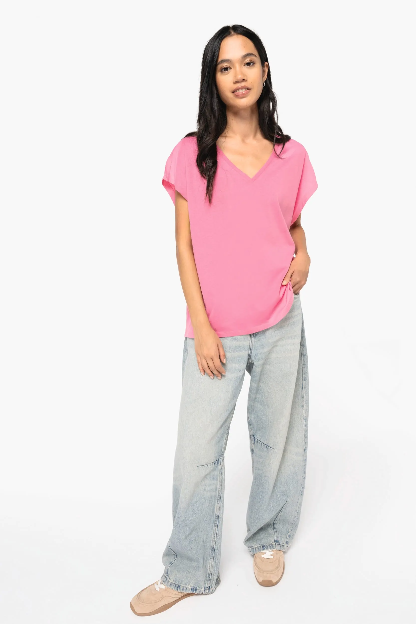 Camiseta ecorresponsable holgada con cuello de pico mujer