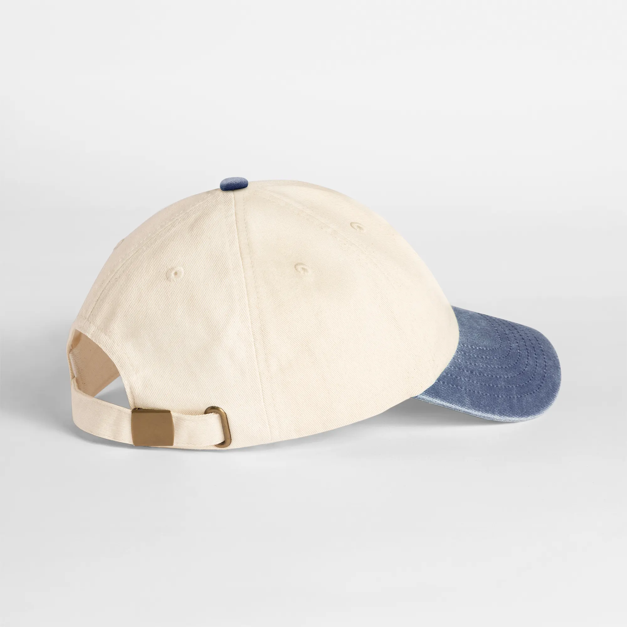 Gorra vintage compacta con visera en contraste