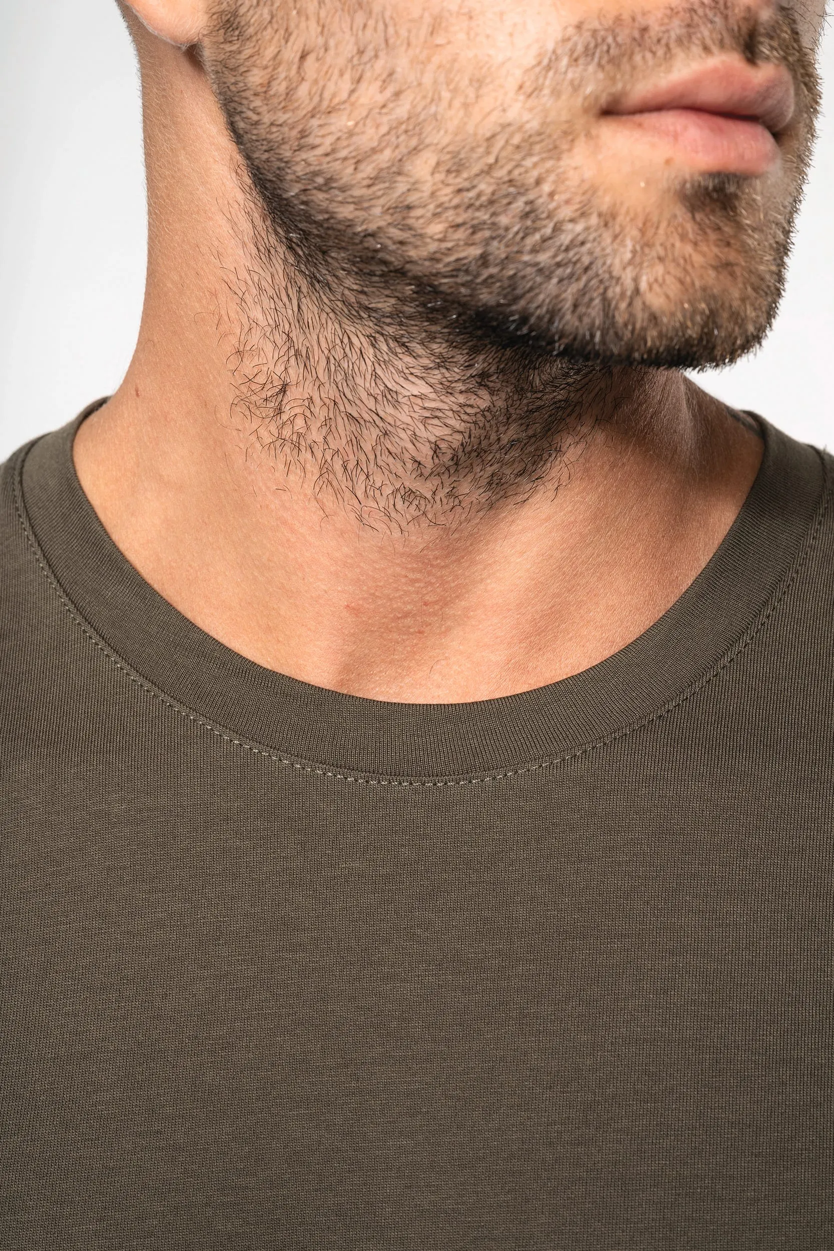 Camiseta maga larga y cuello redondo hombre
