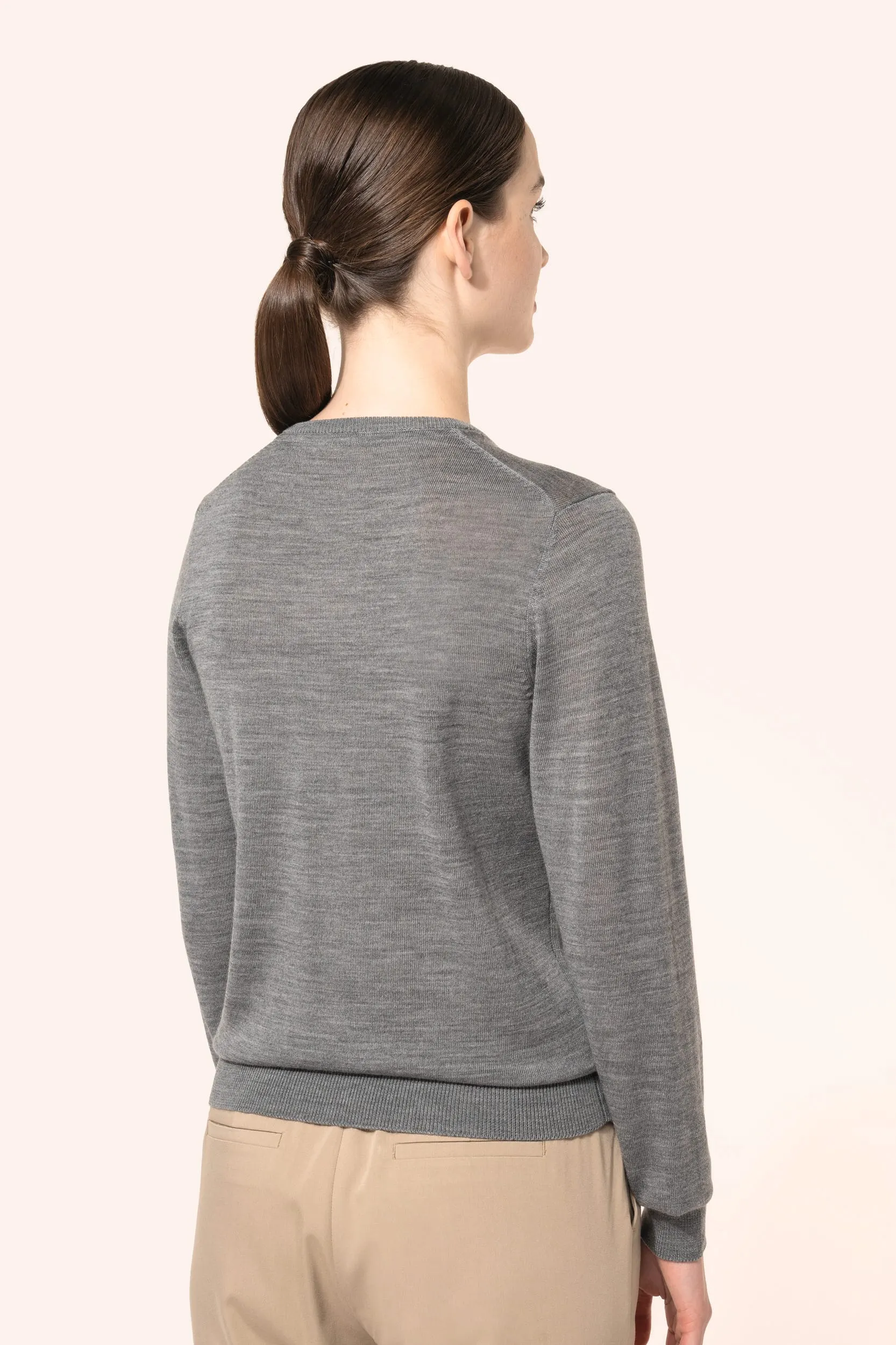 Jersey lana merina cuello de pico mujer