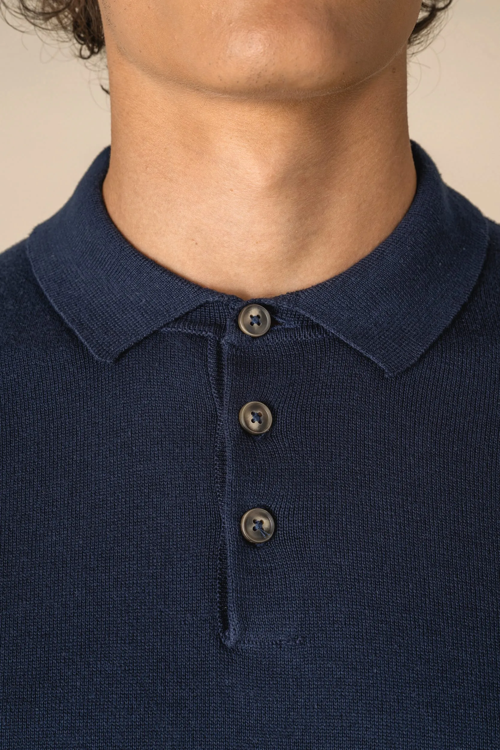 Polo ecorresponsable de punto hombre