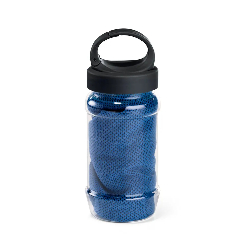ARTX PLUS. Conjunto que incluye una botella hecha en PP y PET y una toalla refrescante deportiva de poliamida y poliéster