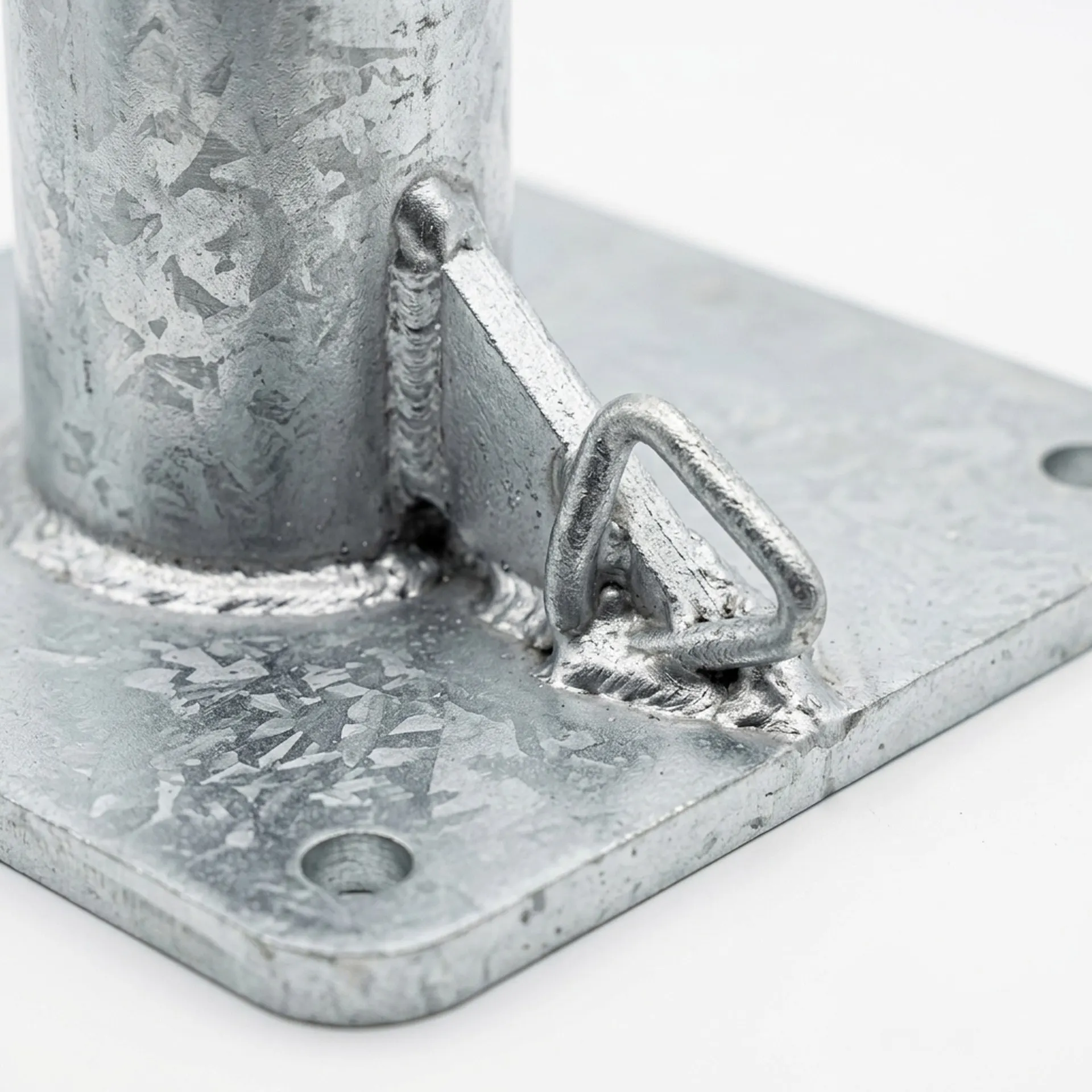 POSTE METÁLICO GALVANIZADO 6M PARA RED PROTECCIÓN CON PLETINA PARA ATORNILLAR