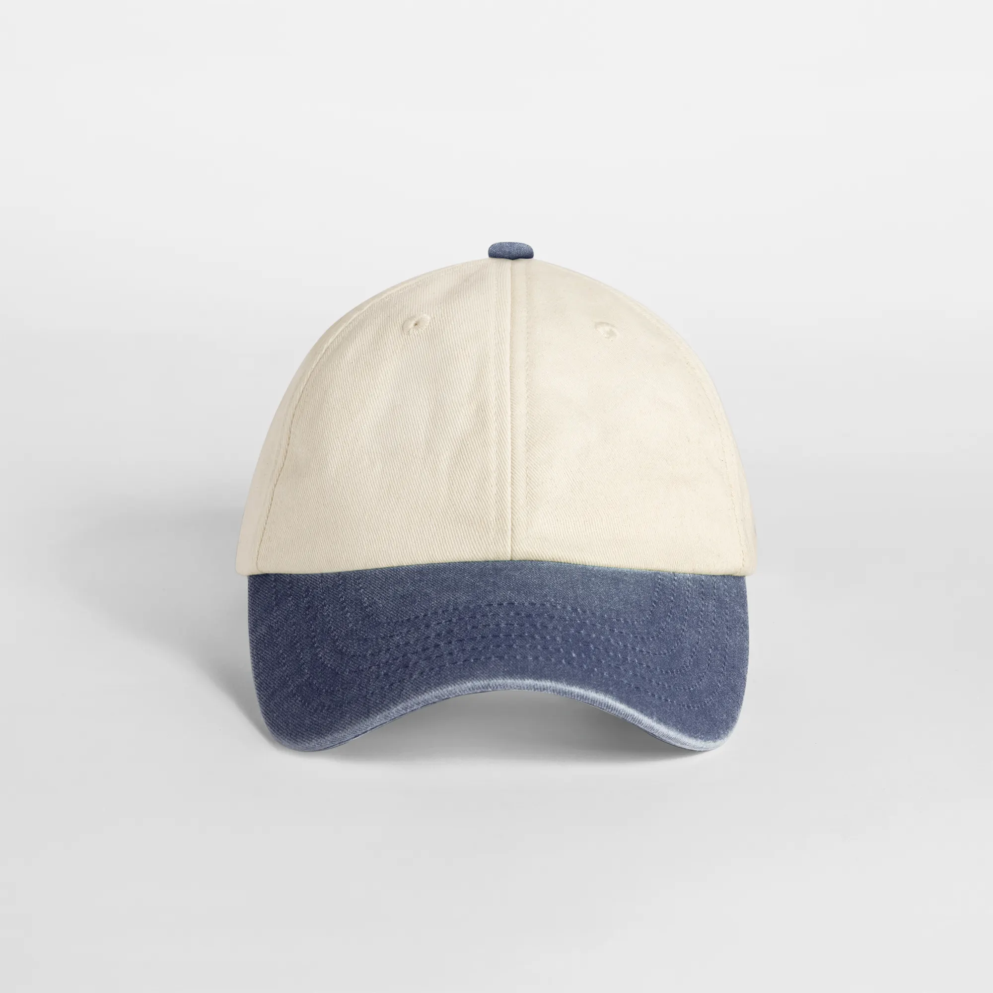 Gorra vintage compacta con visera en contraste
