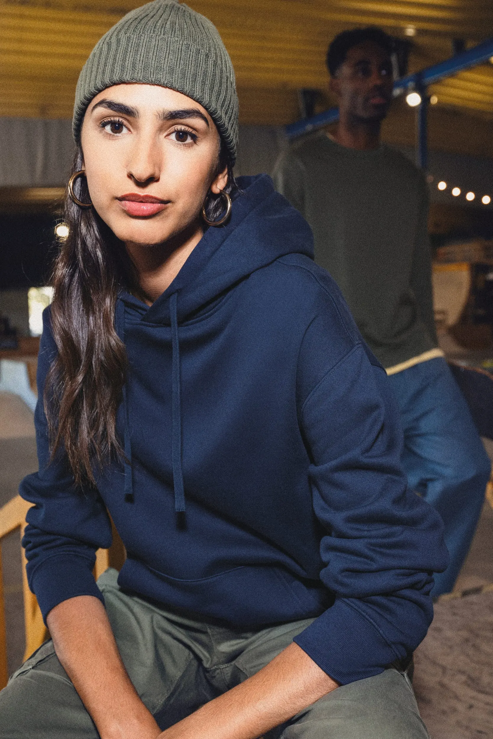 Sudadera ecorresponsable con capucha y hombros caídos felpa perchada unisex