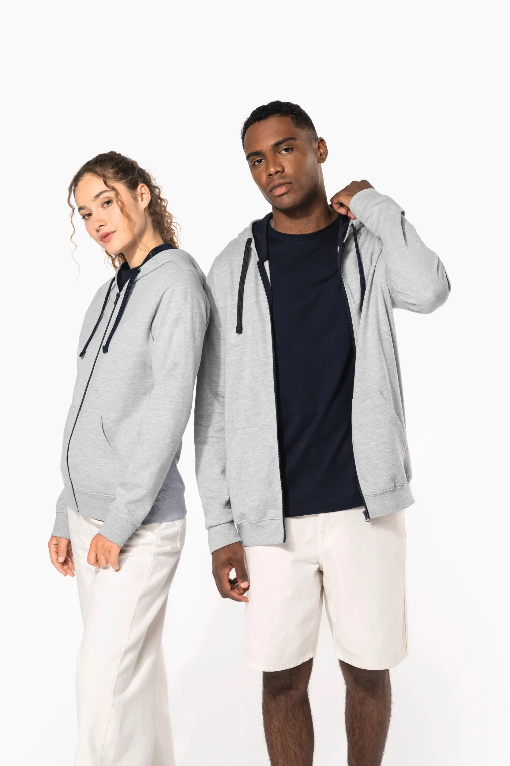 Sudadera capucha y cremallera contrastada