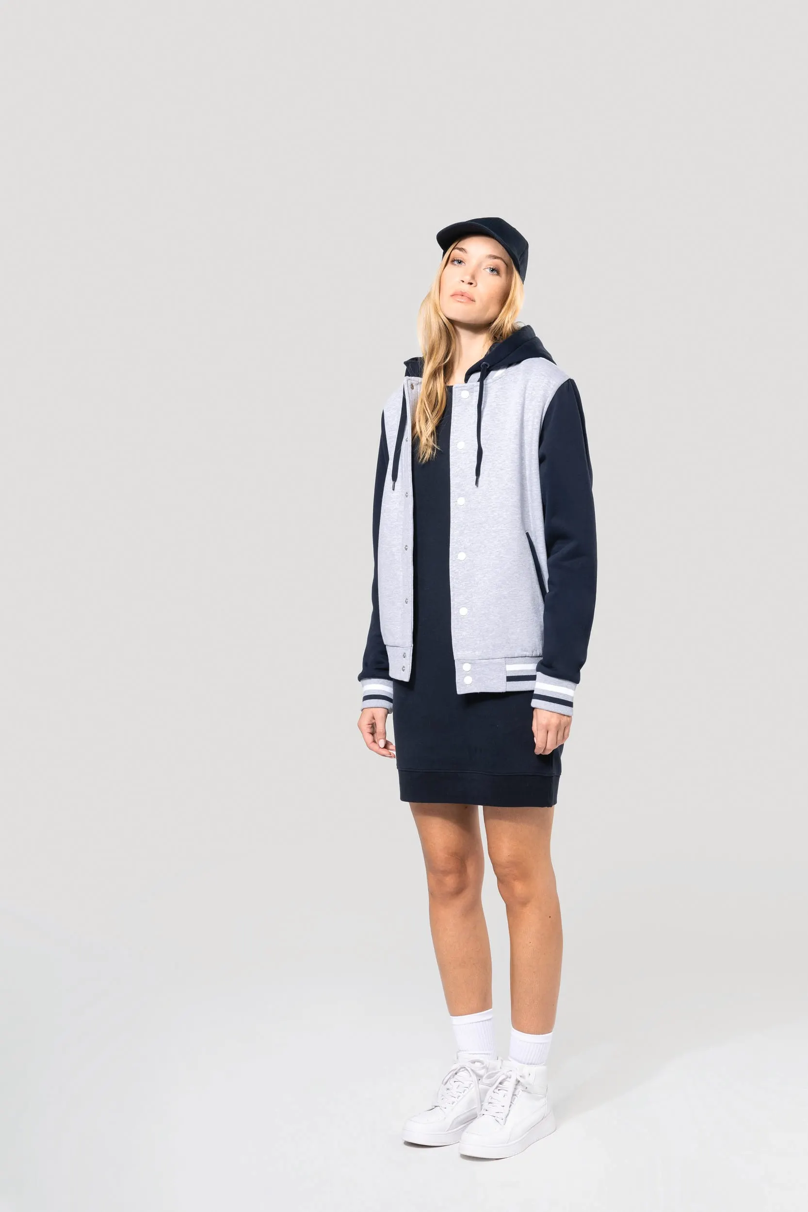 Cazadora tipo Béisbolera con capucha unisex