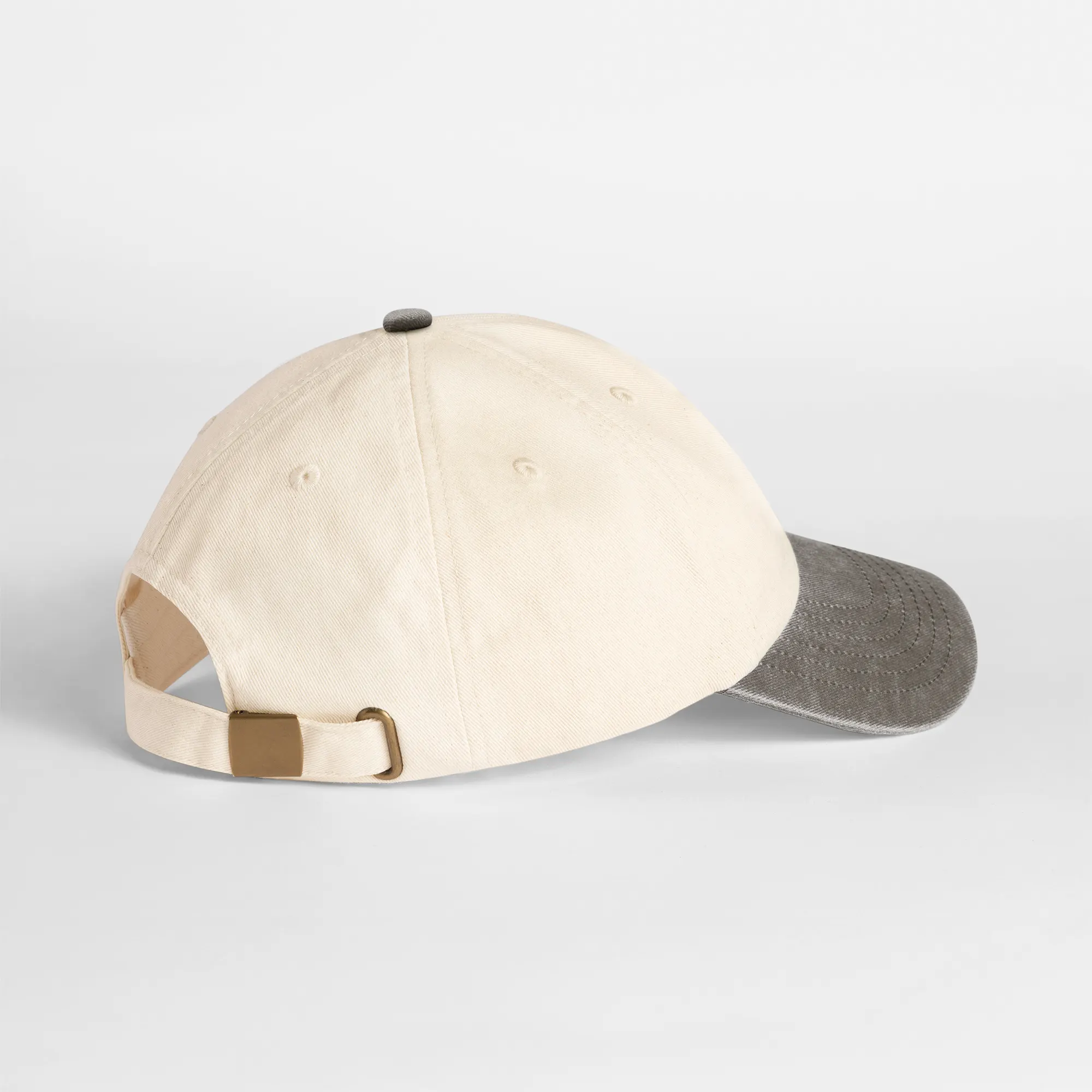 Gorra vintage compacta con visera en contraste