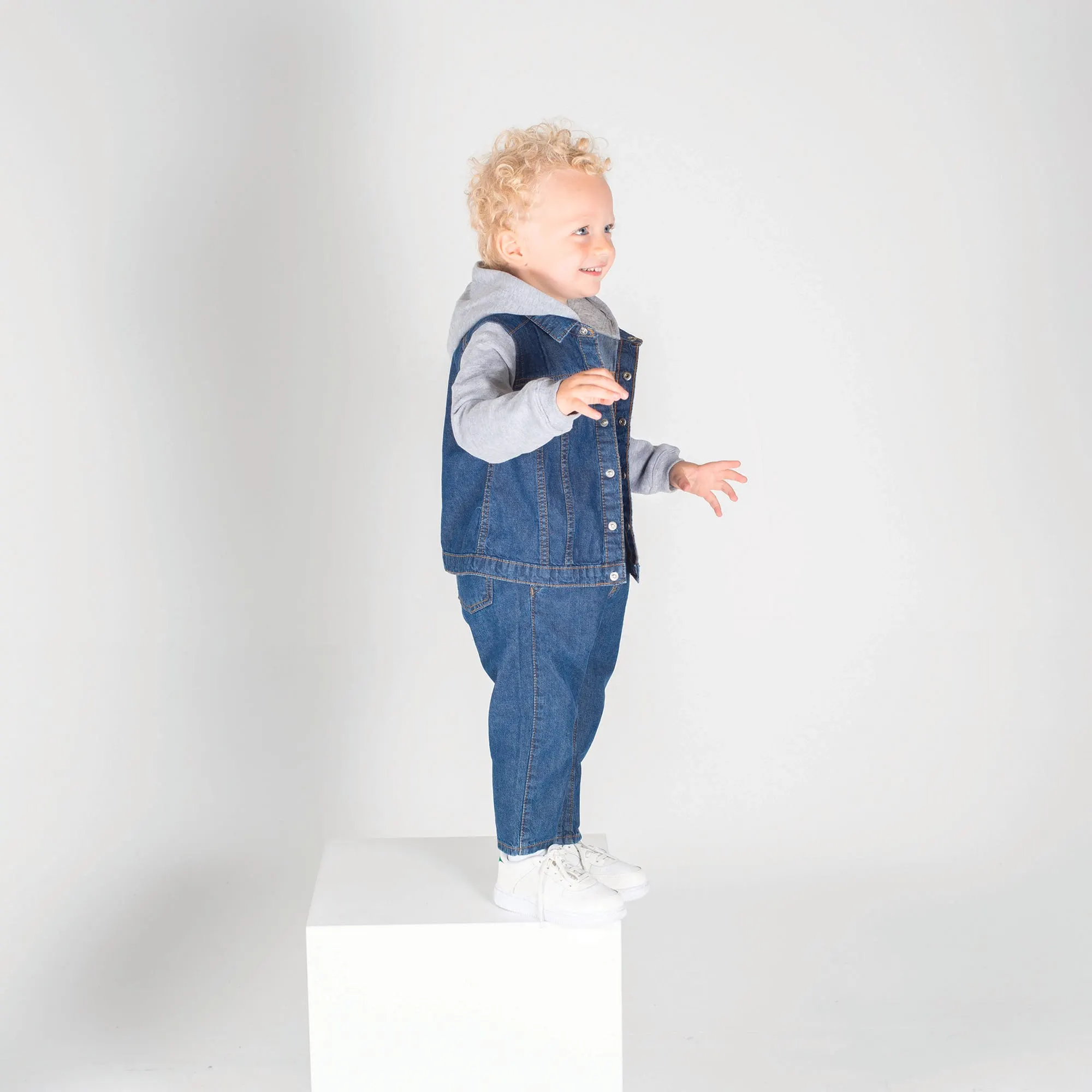 Chaqueta vaquera con capucha niños