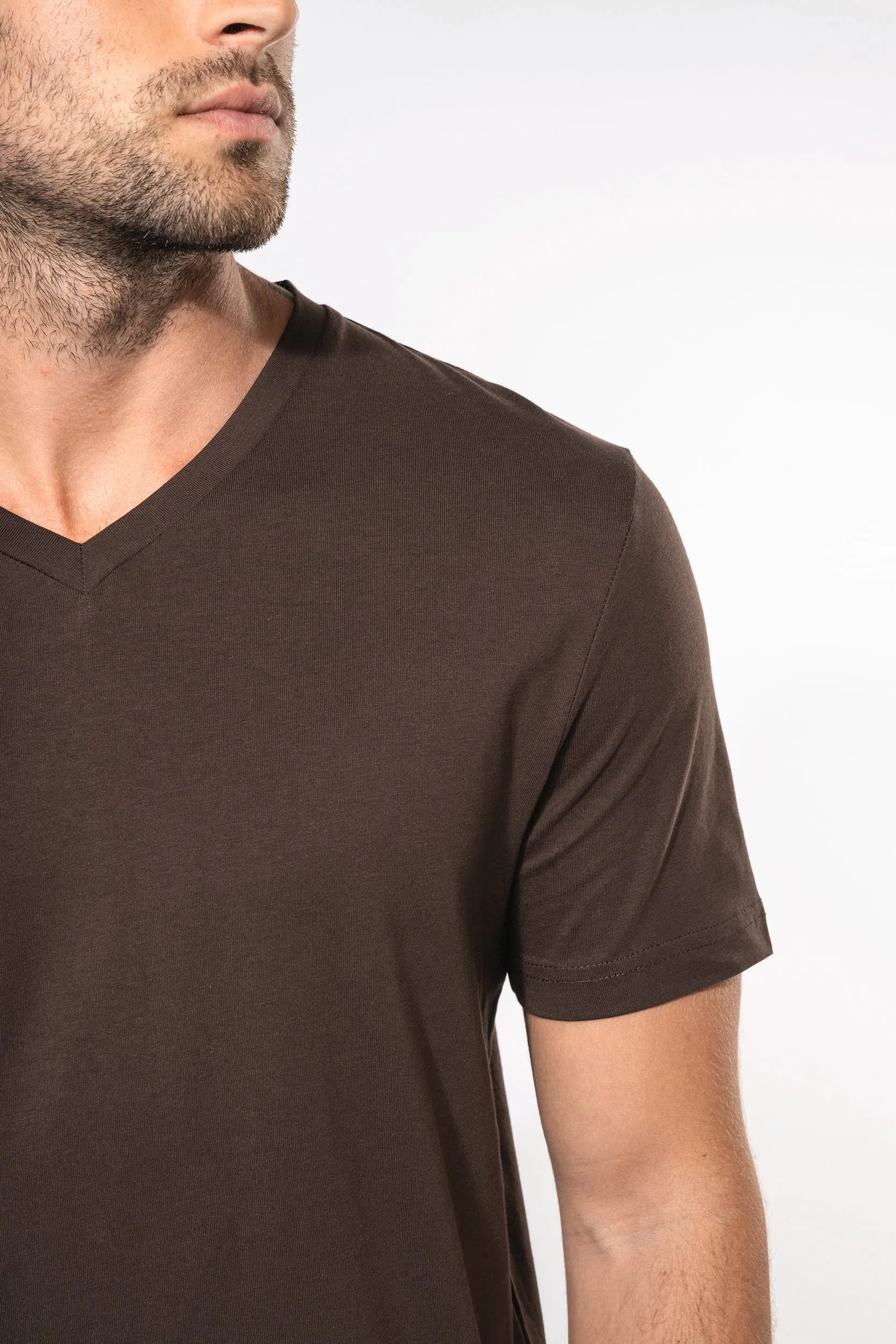 Camiseta manga corta y cuello de pico