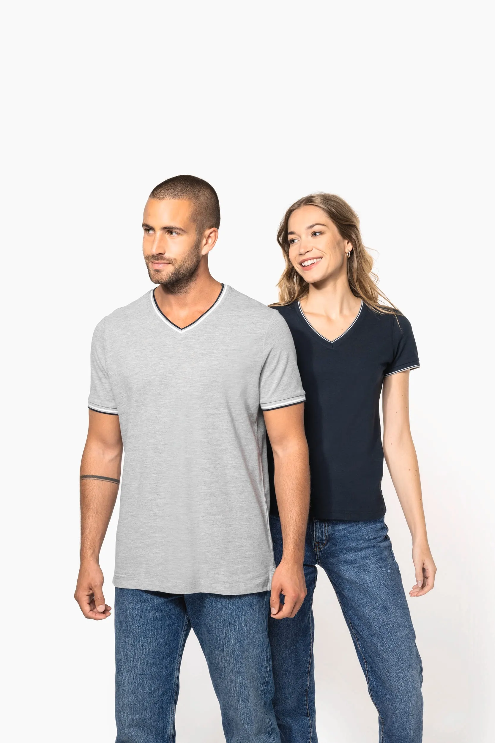 Camiseta de punto piqué con cuello de pico de hombre