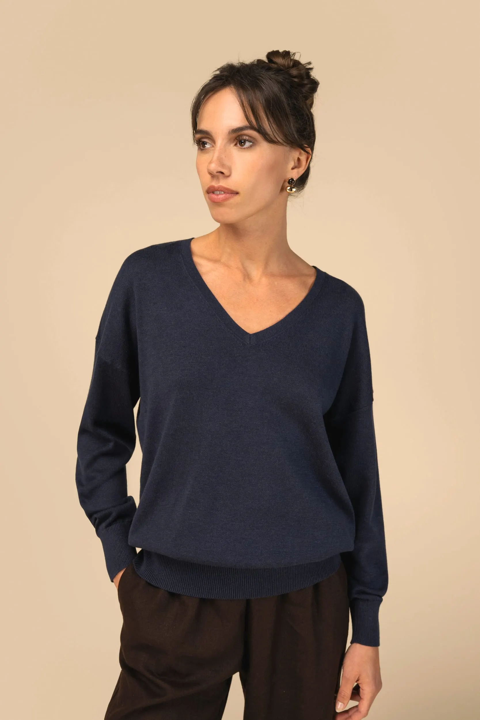 Jersey ecorresponsable cuello de pico de lyocell mujer