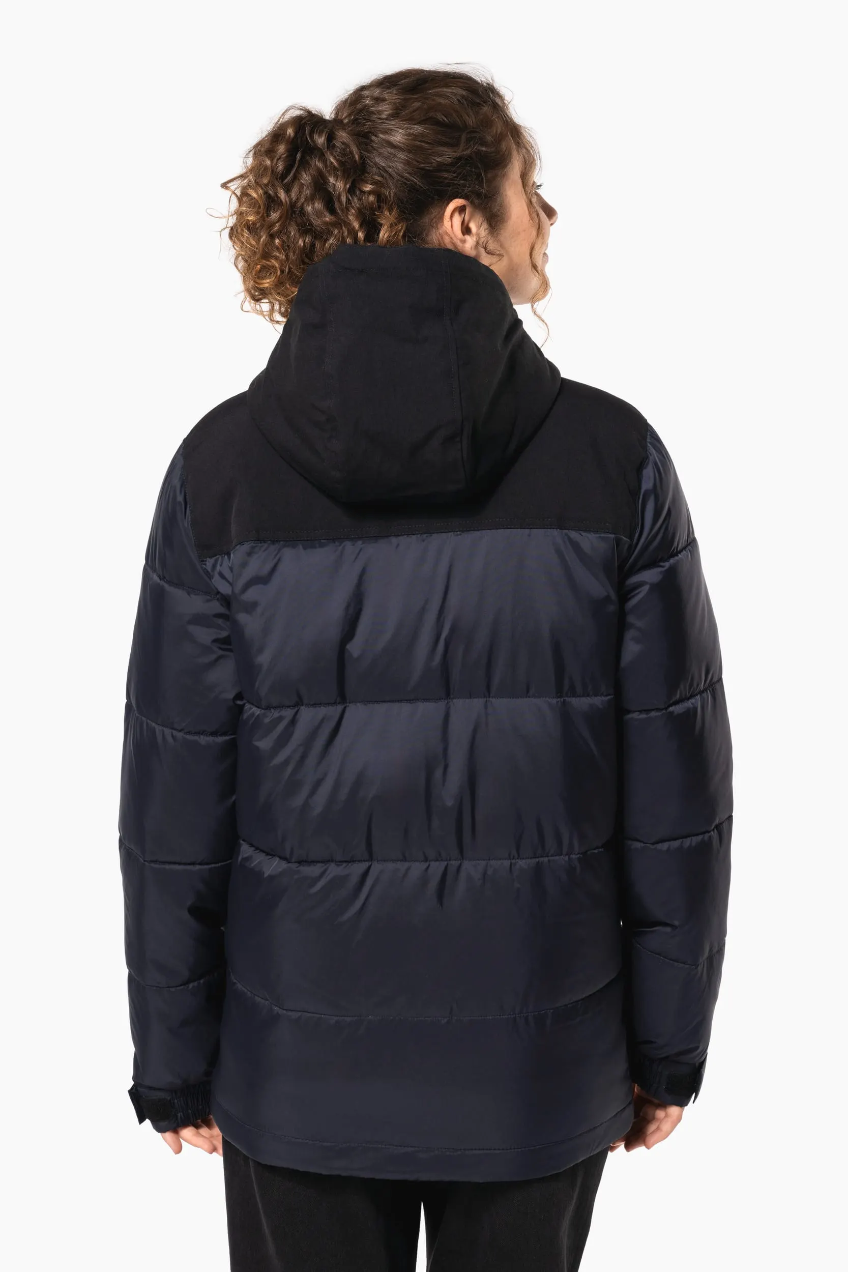 Parka acolchada bicolor con capucha unisex