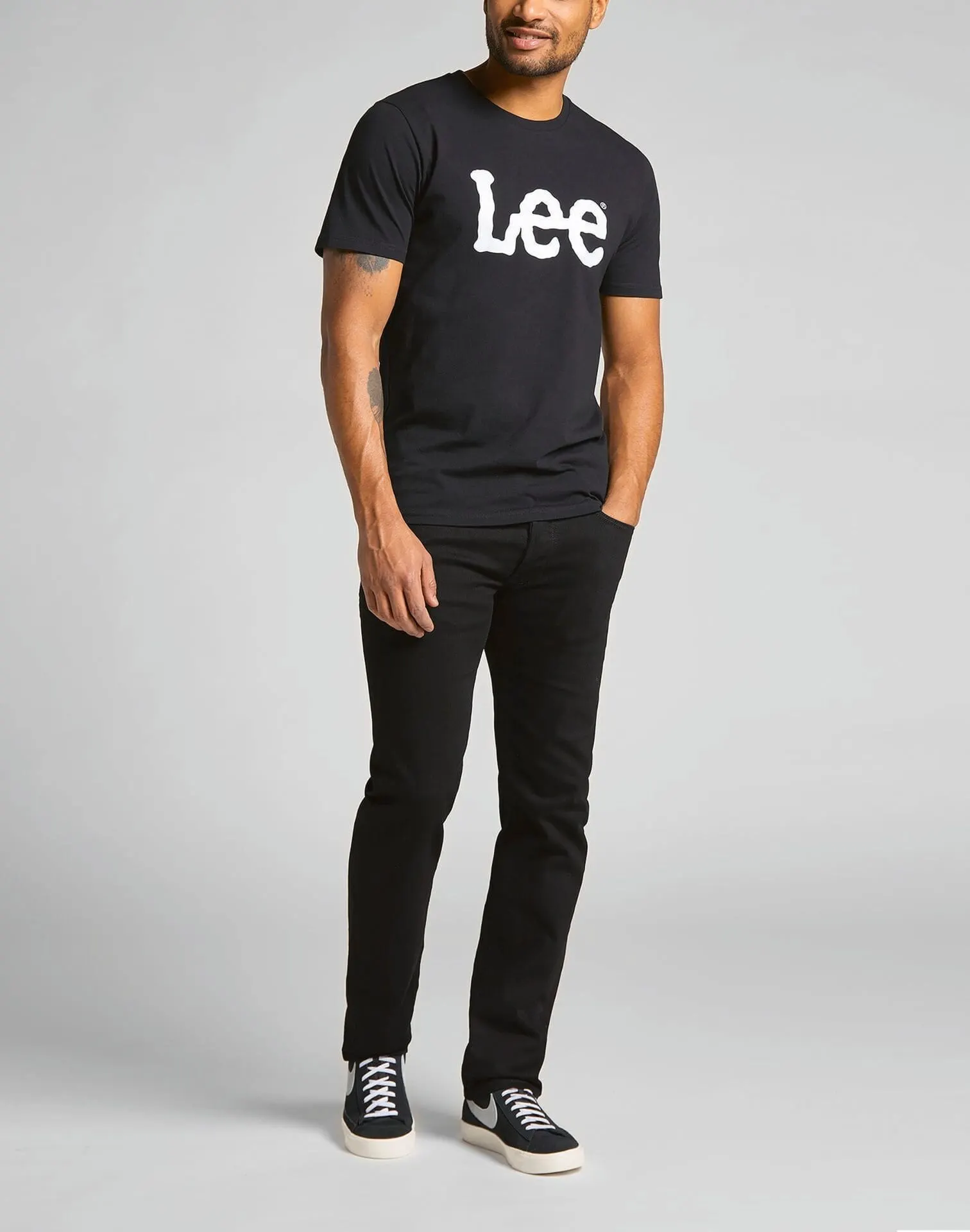 Camiseta con logo
