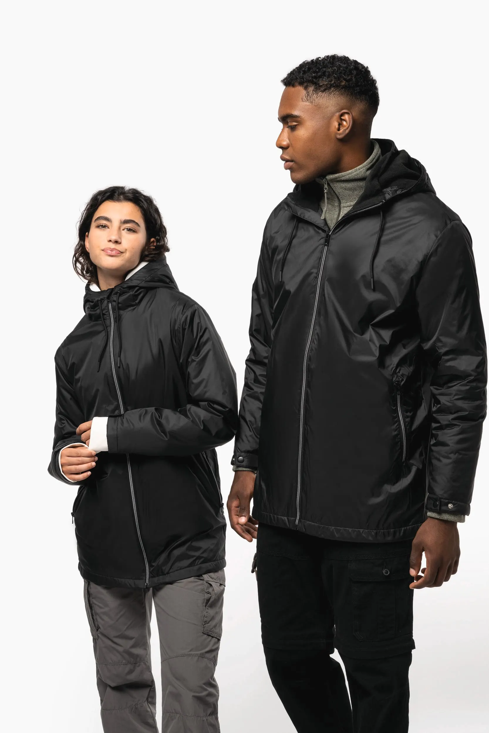 Chaqueta con capucha y forro de micropolar - Unisex