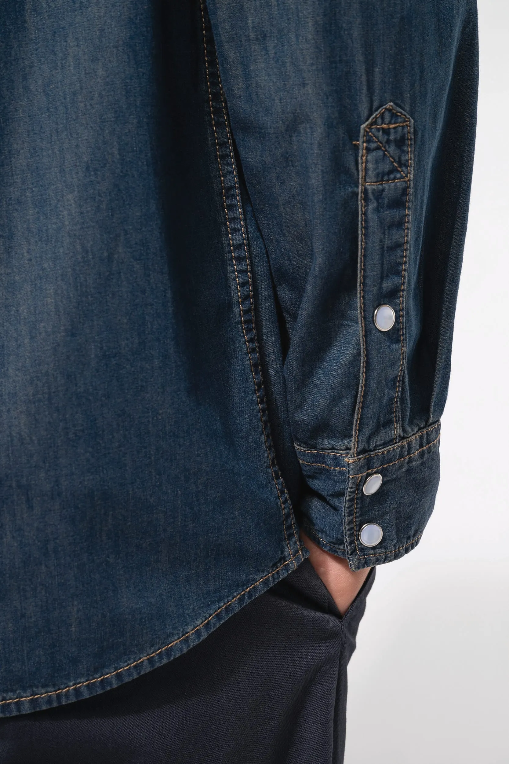 Camisa denim manga larga hombre